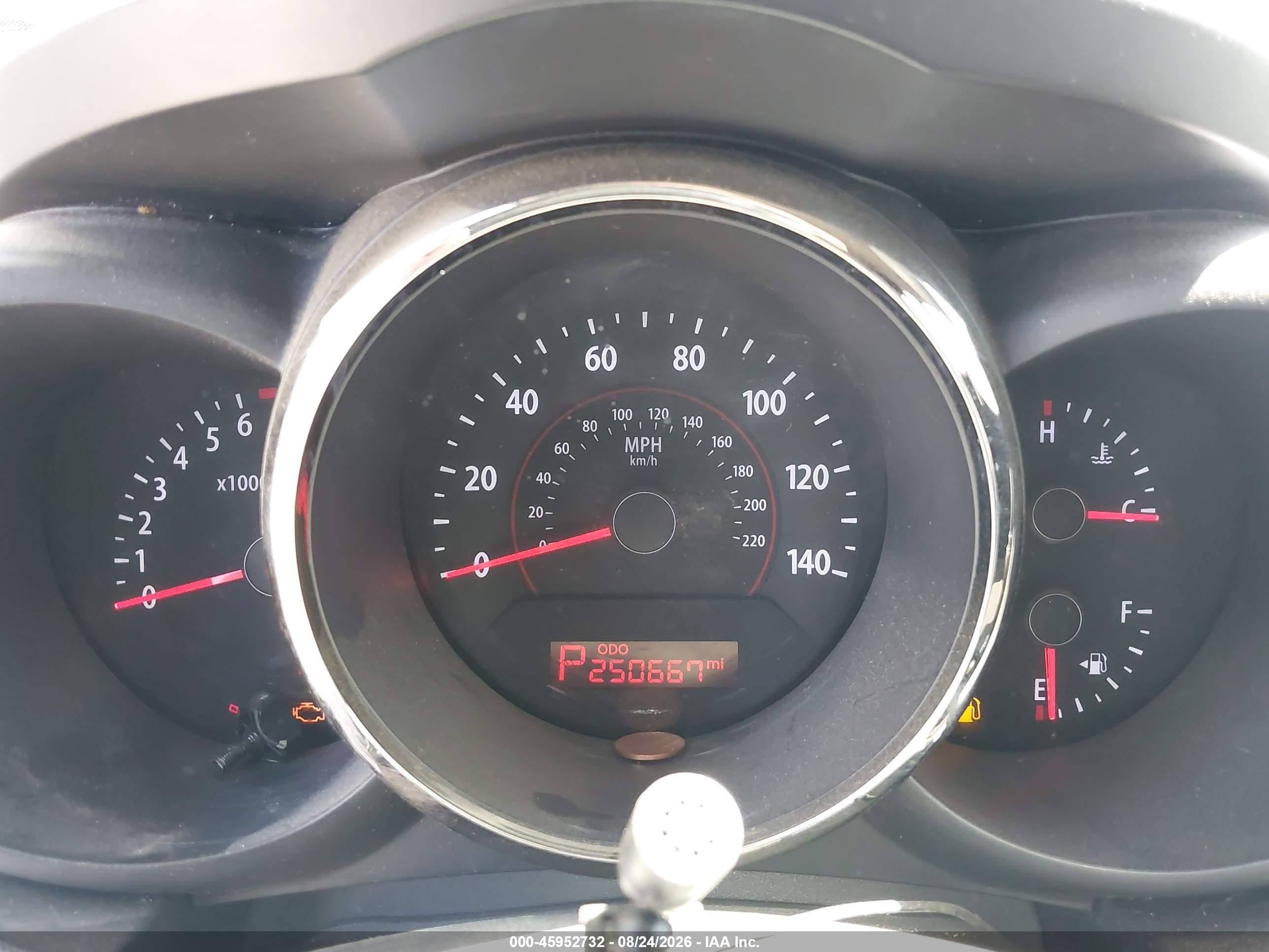 2010 Kia Soul + Black vin: KNDJT2A21A7151204