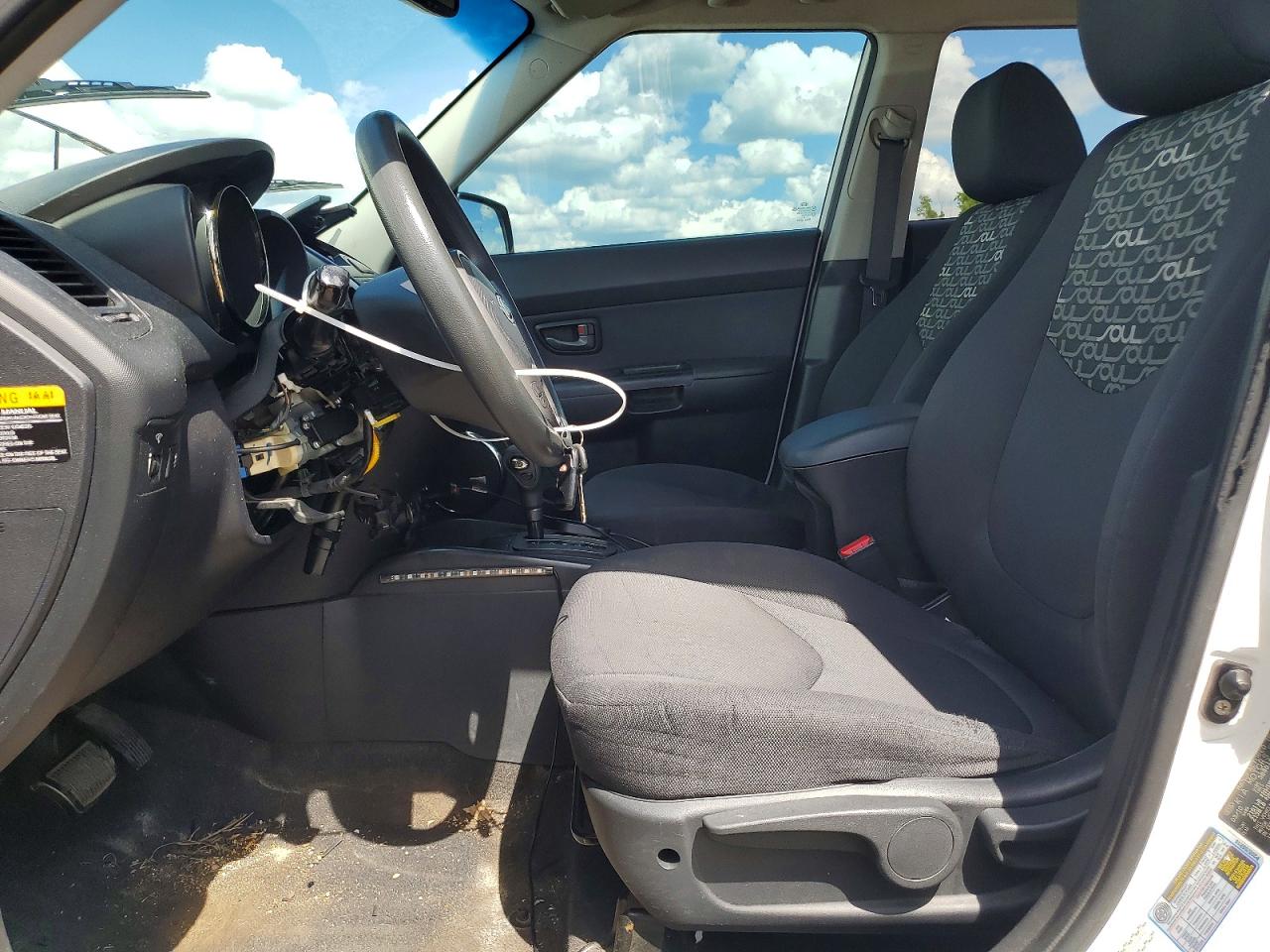 2010 Kia Soul +/!/sport Белый vin: KNDJT2A21A7166141