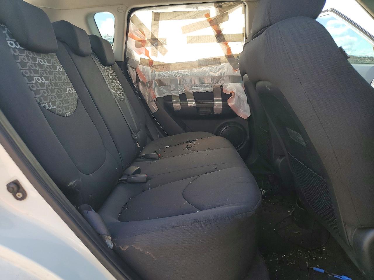 2010 Kia Soul +/!/sport Белый vin: KNDJT2A21A7166141