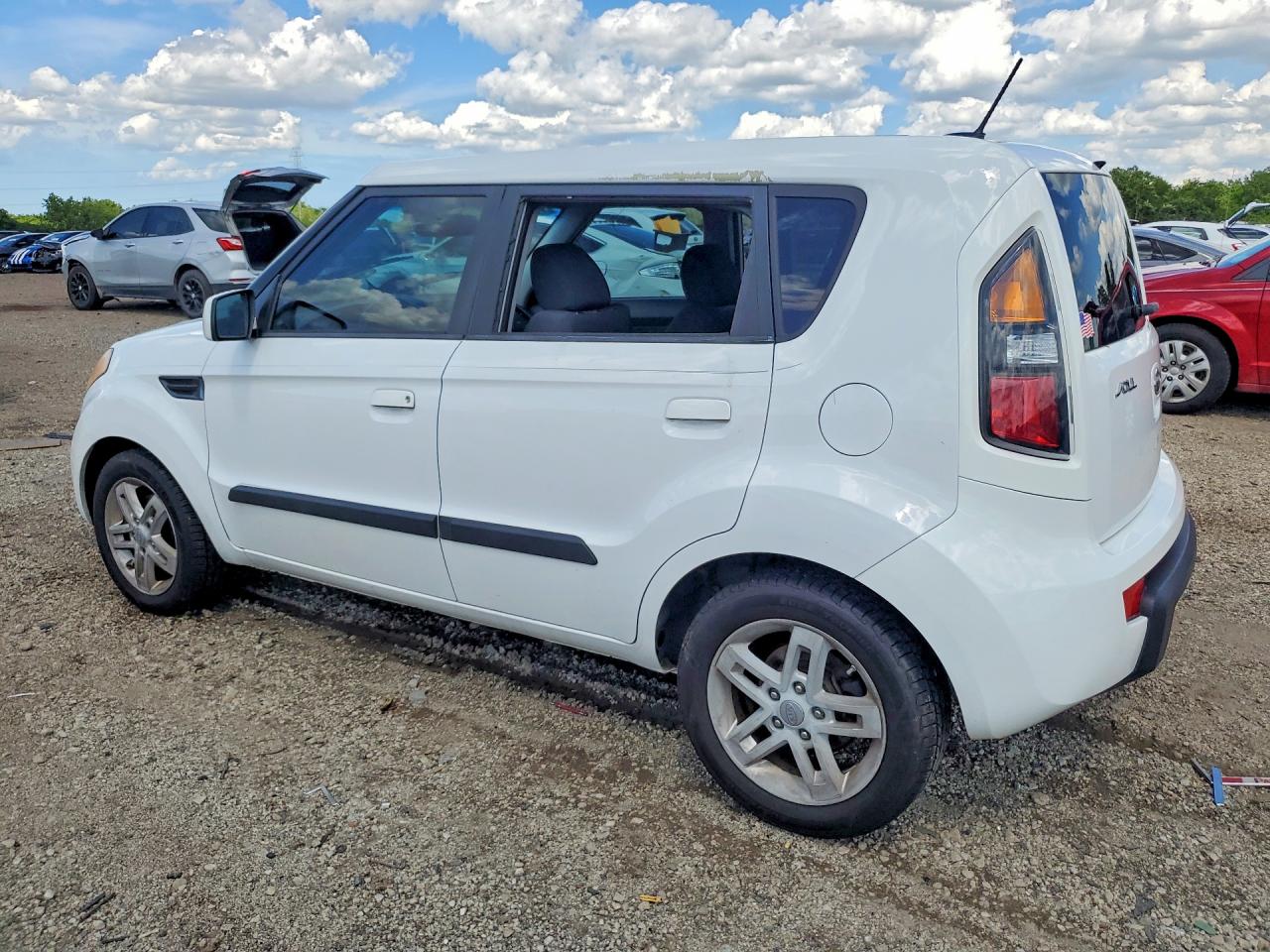 2010 Kia Soul +/!/sport Белый vin: KNDJT2A21A7166141