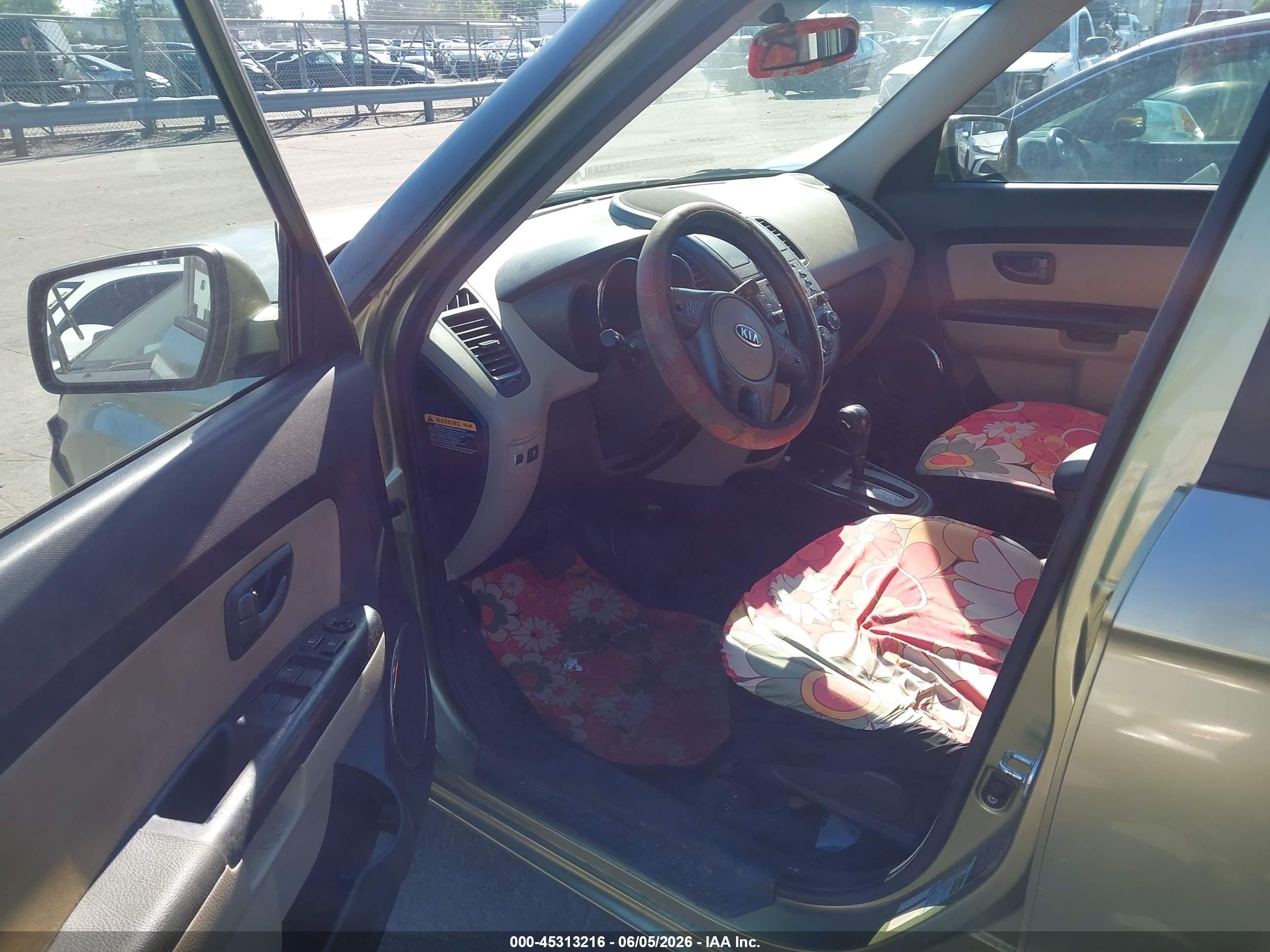 2010 Kia Soul ! Green vin: KNDJT2A21A7178564