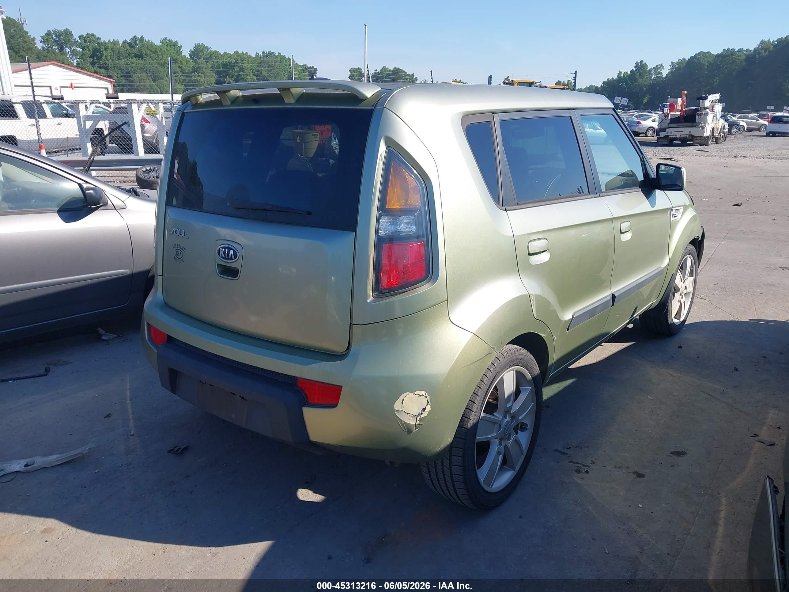 2010 Kia Soul ! Green vin: KNDJT2A21A7178564