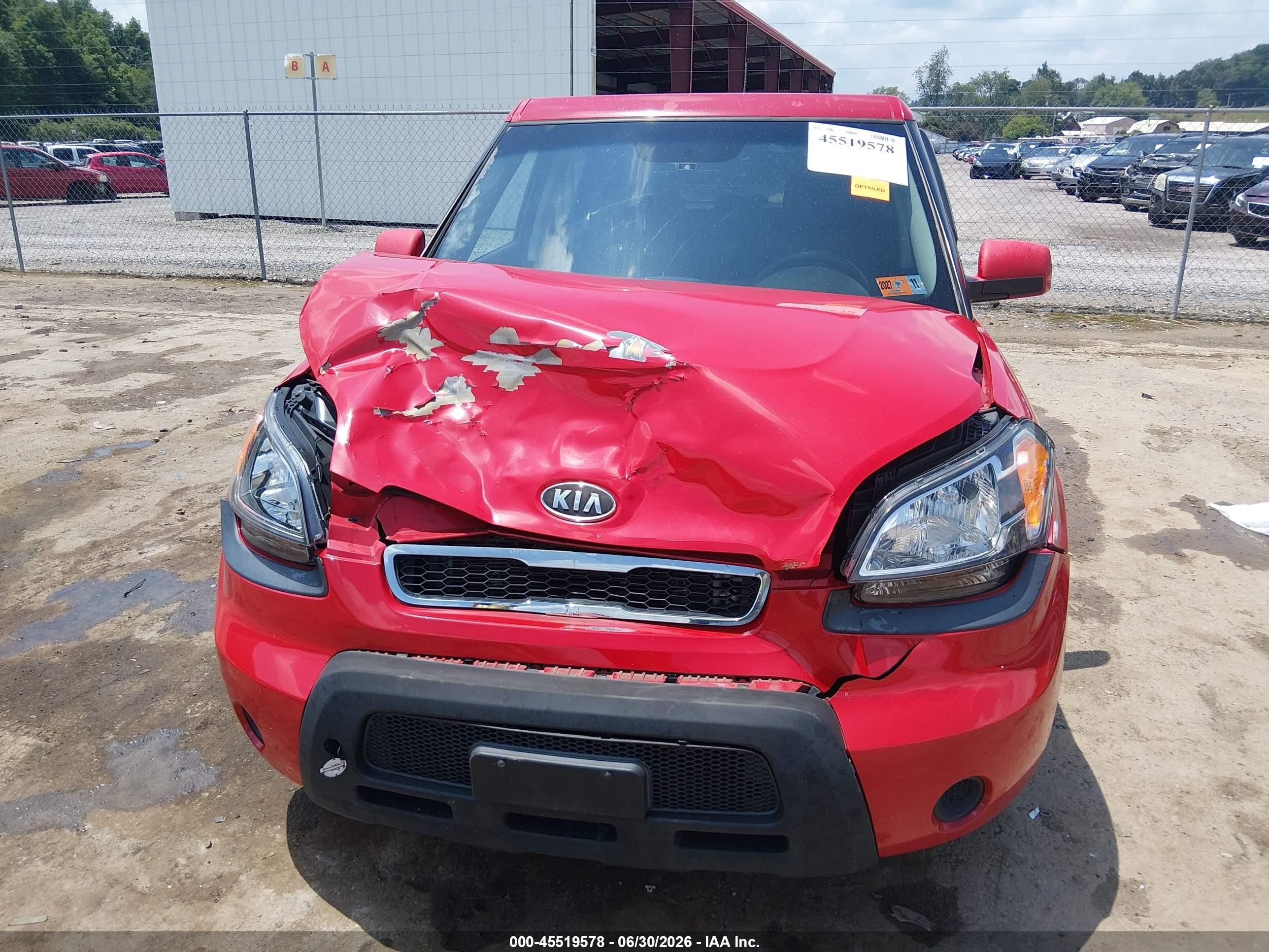 2010 Kia Soul + Красный vin: KNDJT2A21A7179083