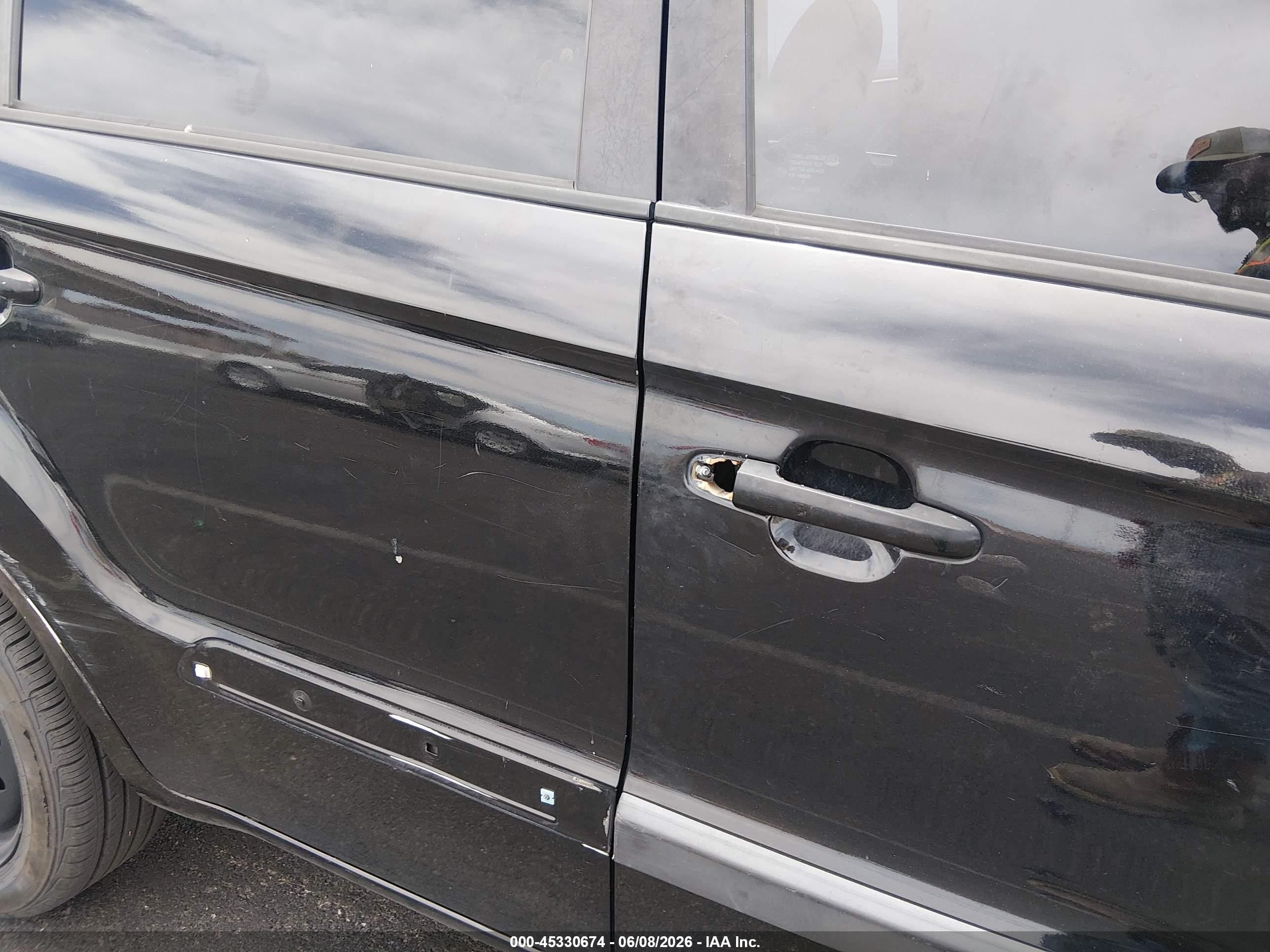 2011 Kia Soul + Black vin: KNDJT2A21B7197519
