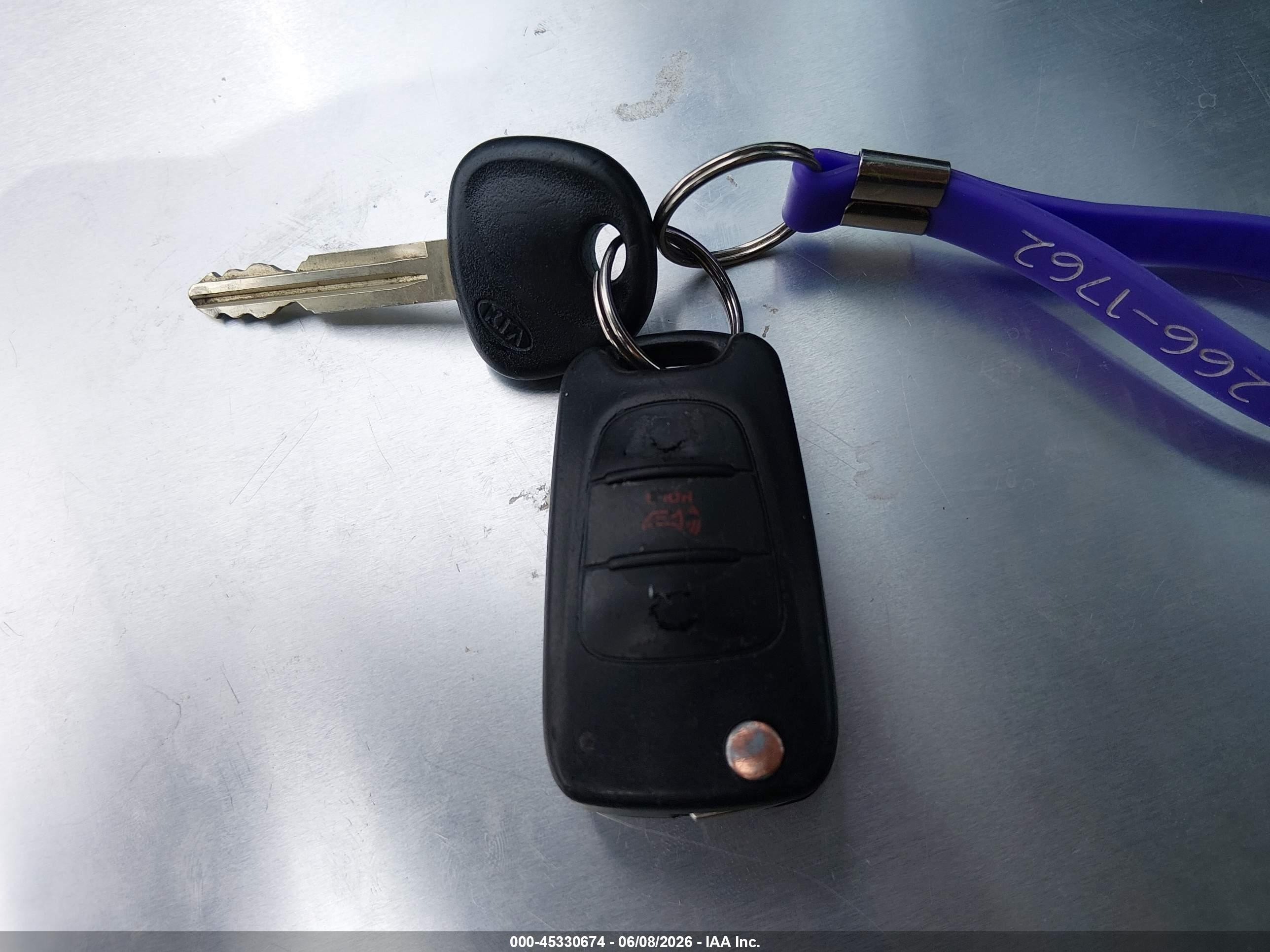 2011 Kia Soul + Black vin: KNDJT2A21B7197519
