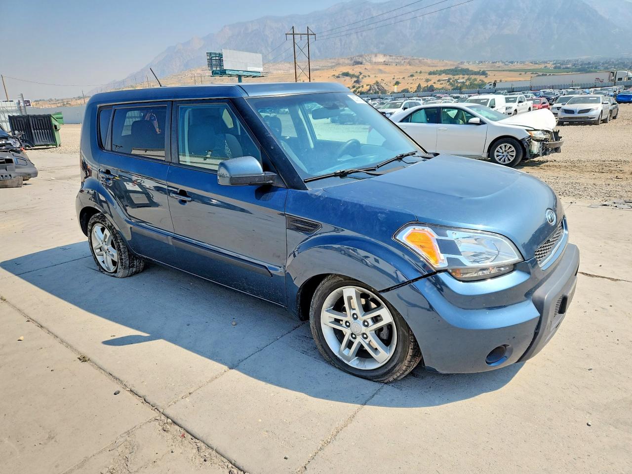 2011 Kia Soul + Синий vin: KNDJT2A21B7197732