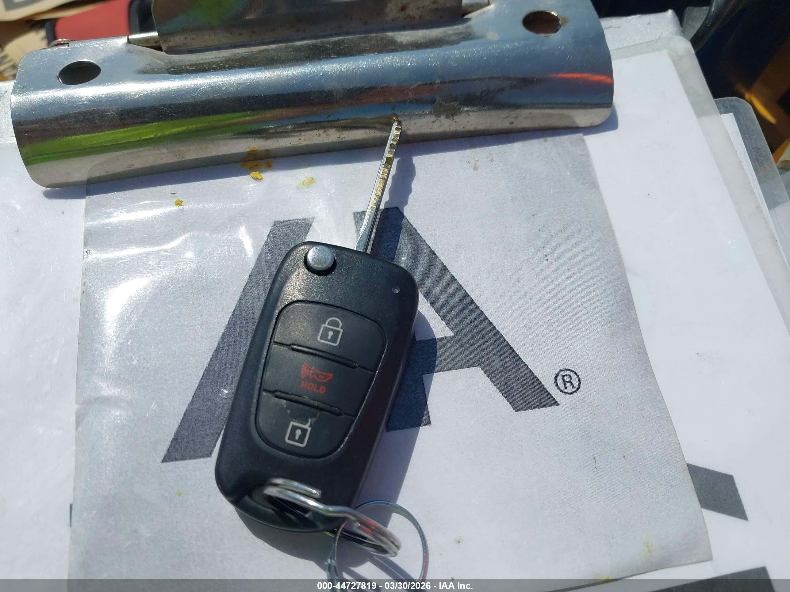 2011 Kia Soul + Синий vin: KNDJT2A21B7201570