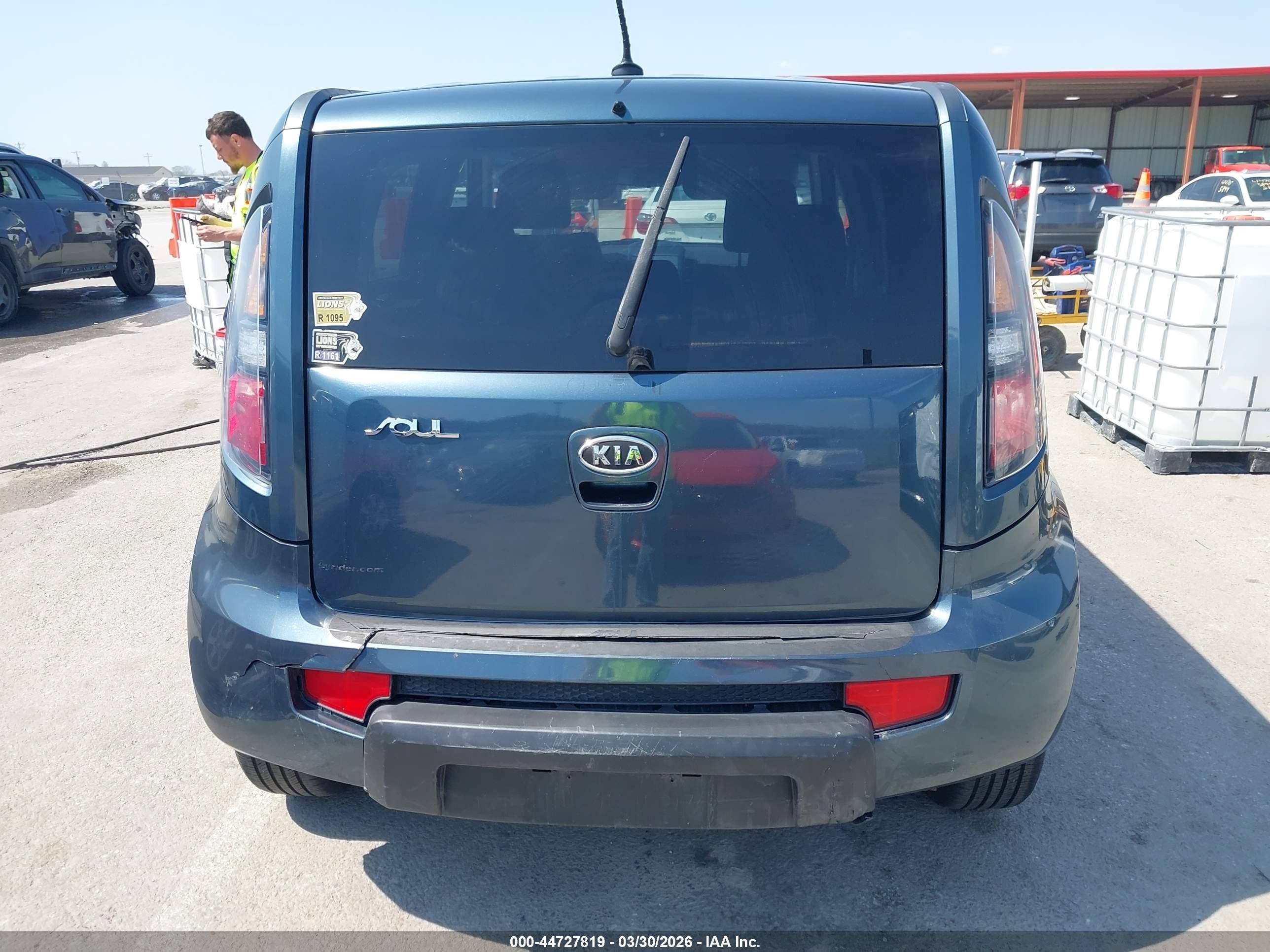 2011 Kia Soul + Синий vin: KNDJT2A21B7201570