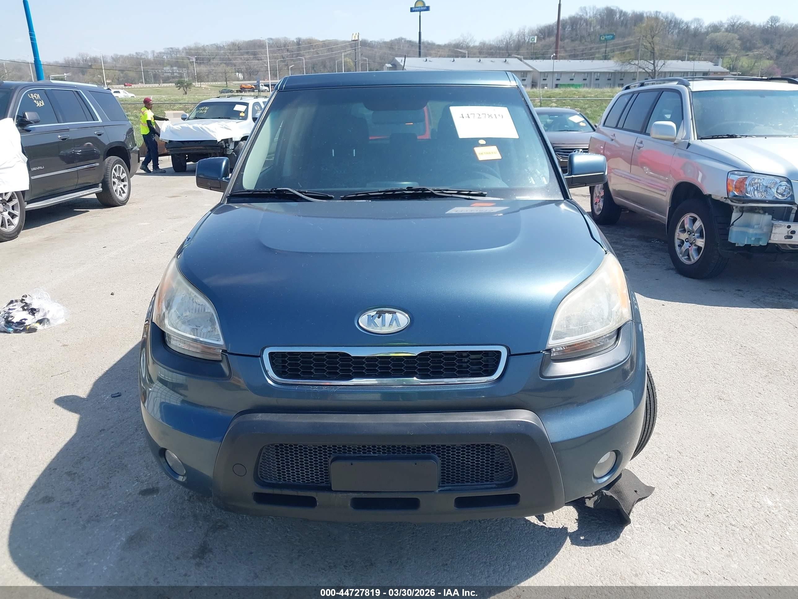 2011 Kia Soul + Синий vin: KNDJT2A21B7201570