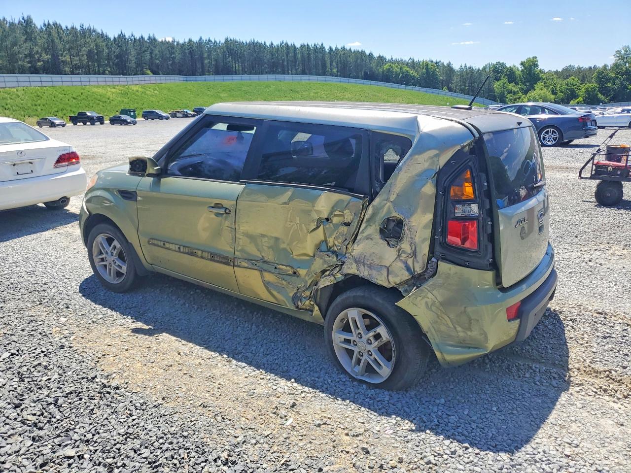 2011 Kia Soul + Green vin: KNDJT2A21B7215470