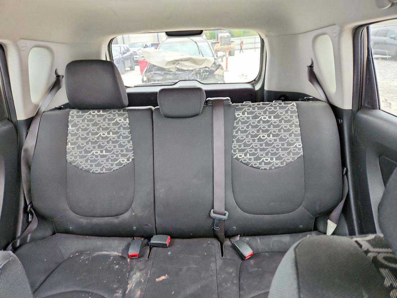 2011 Kia Soul + Gray vin: KNDJT2A21B7215694