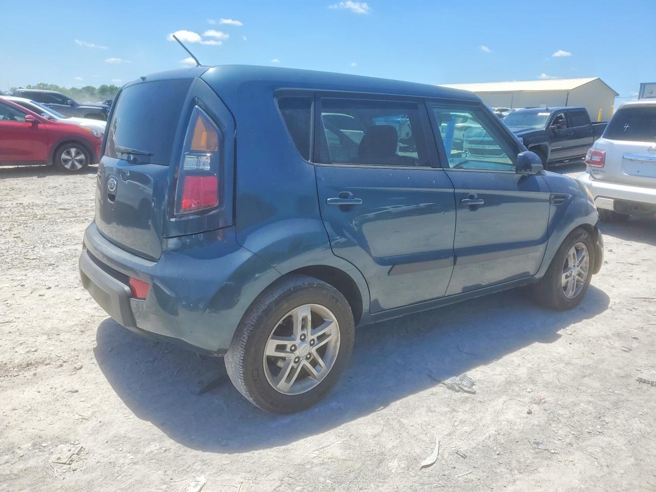 2011 Kia Soul + Green vin: KNDJT2A21B7218059