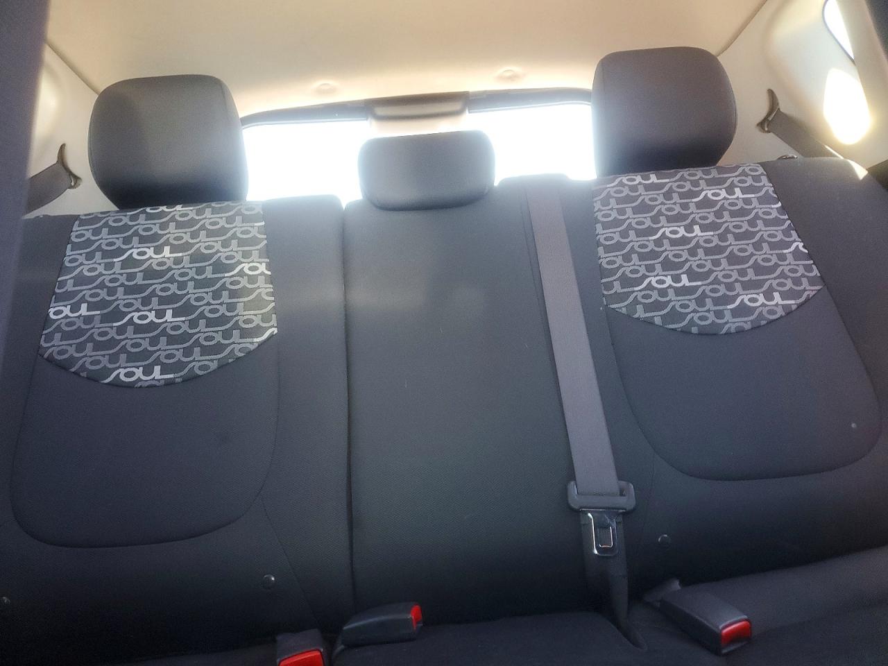 2011 Kia Soul + Green vin: KNDJT2A21B7218059