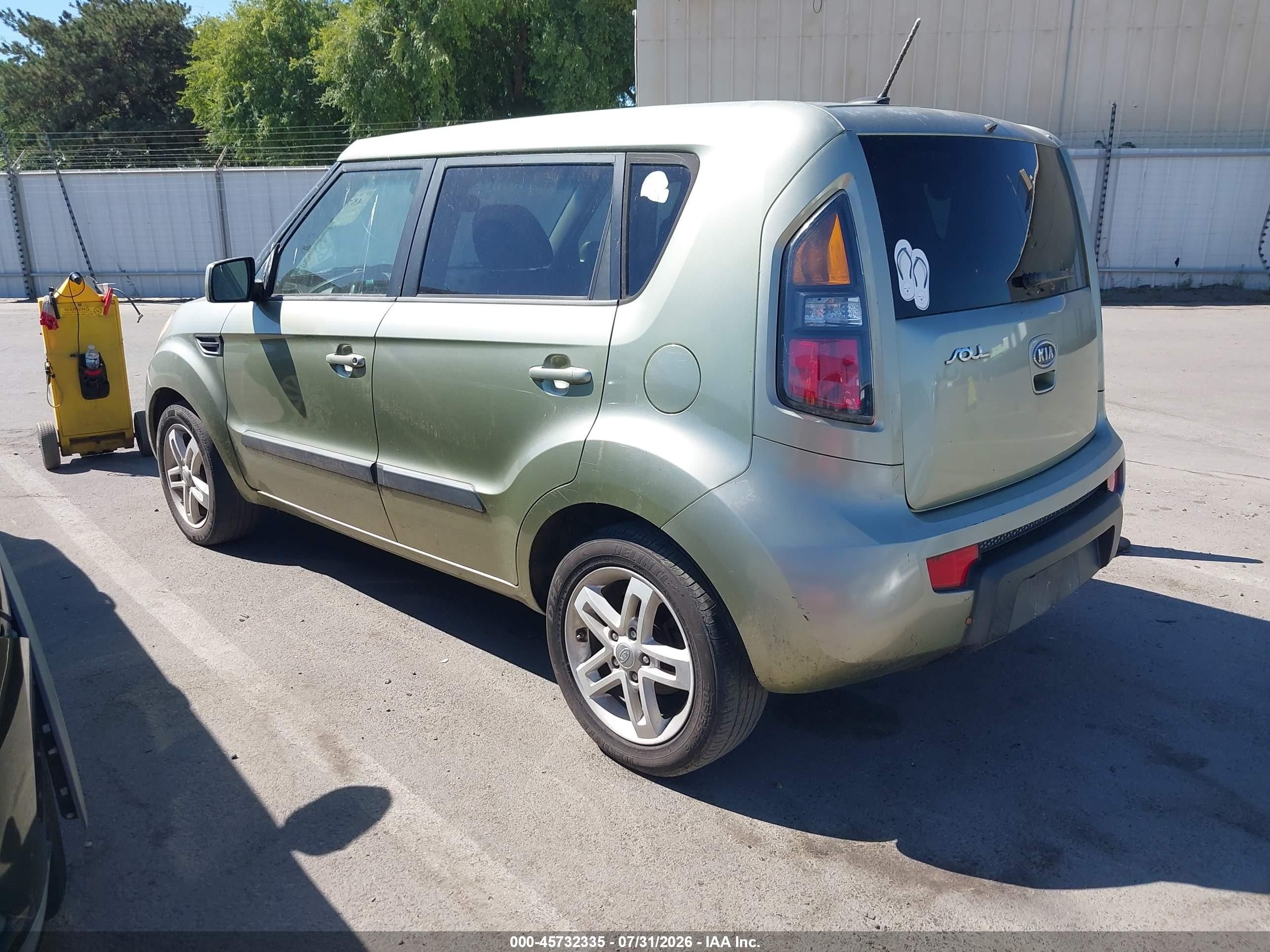 2011 Kia Soul + Green vin: KNDJT2A21B7243432