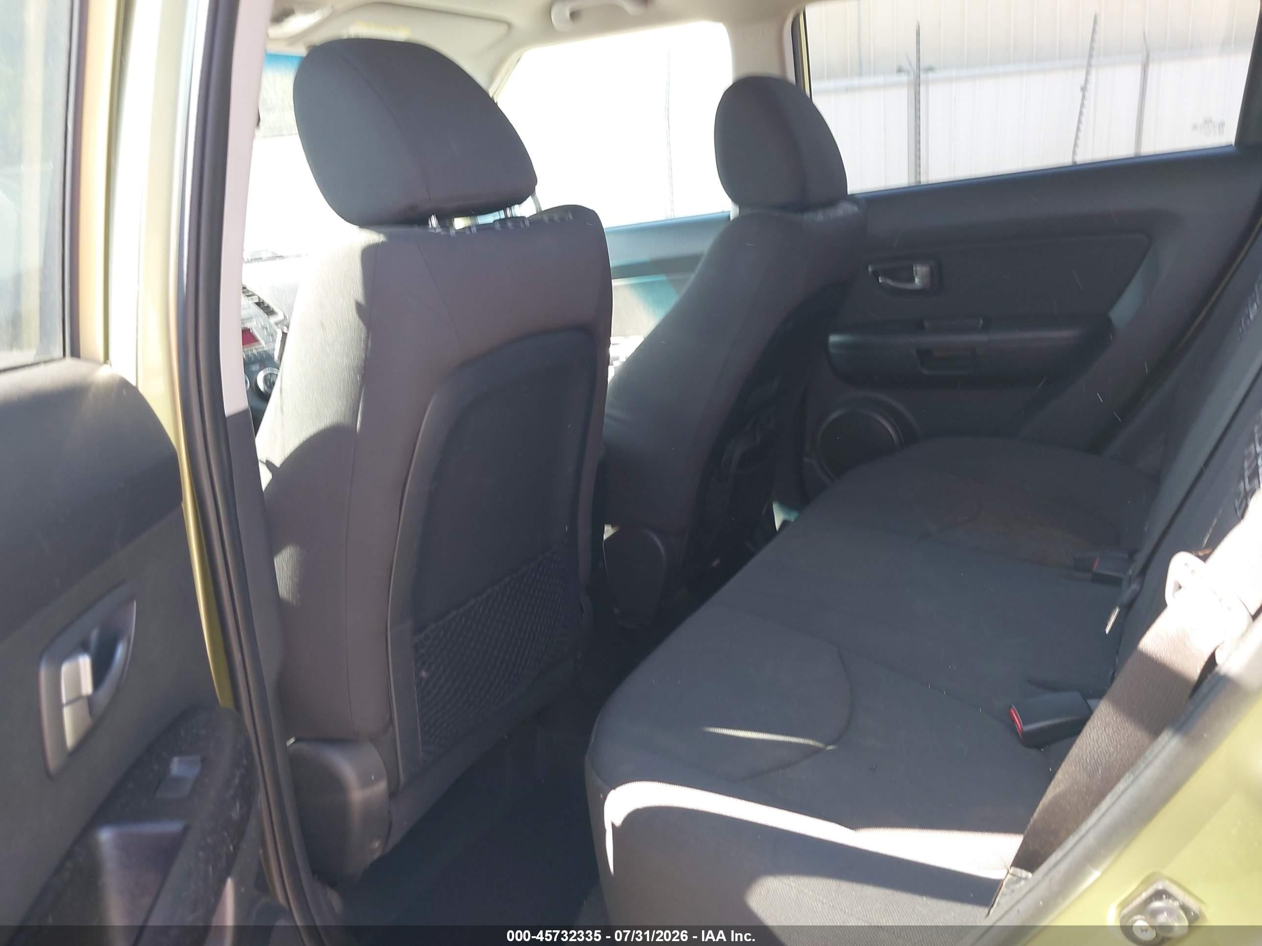 2011 Kia Soul + Green vin: KNDJT2A21B7243432