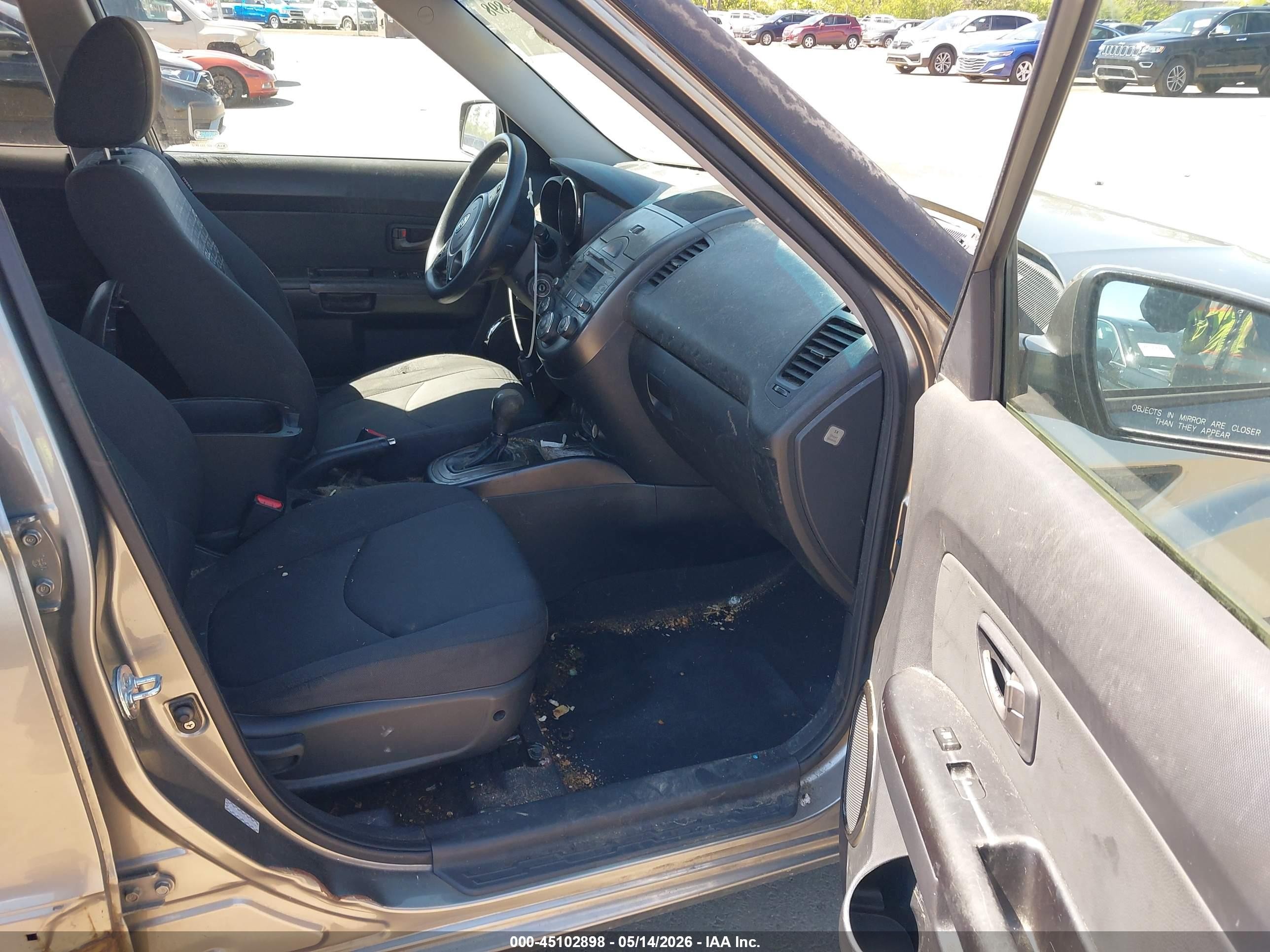 2011 Kia Soul + Gray vin: KNDJT2A21B7310594