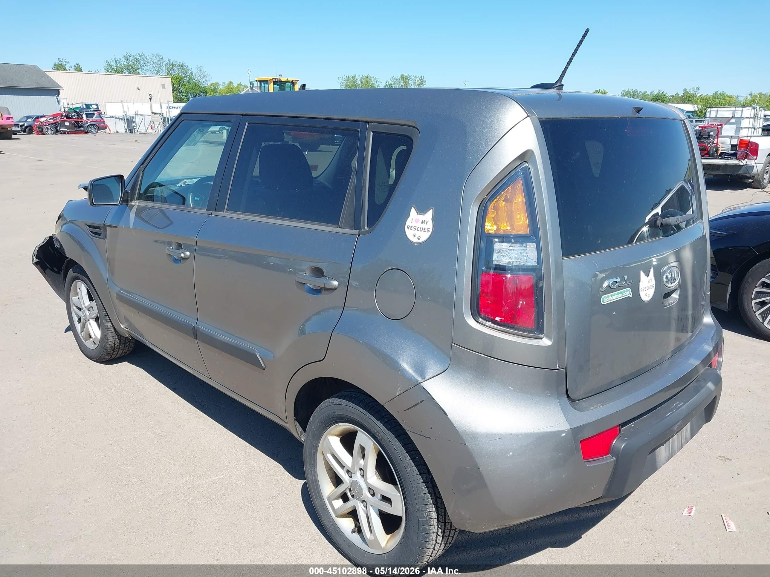 2011 Kia Soul + Gray vin: KNDJT2A21B7310594