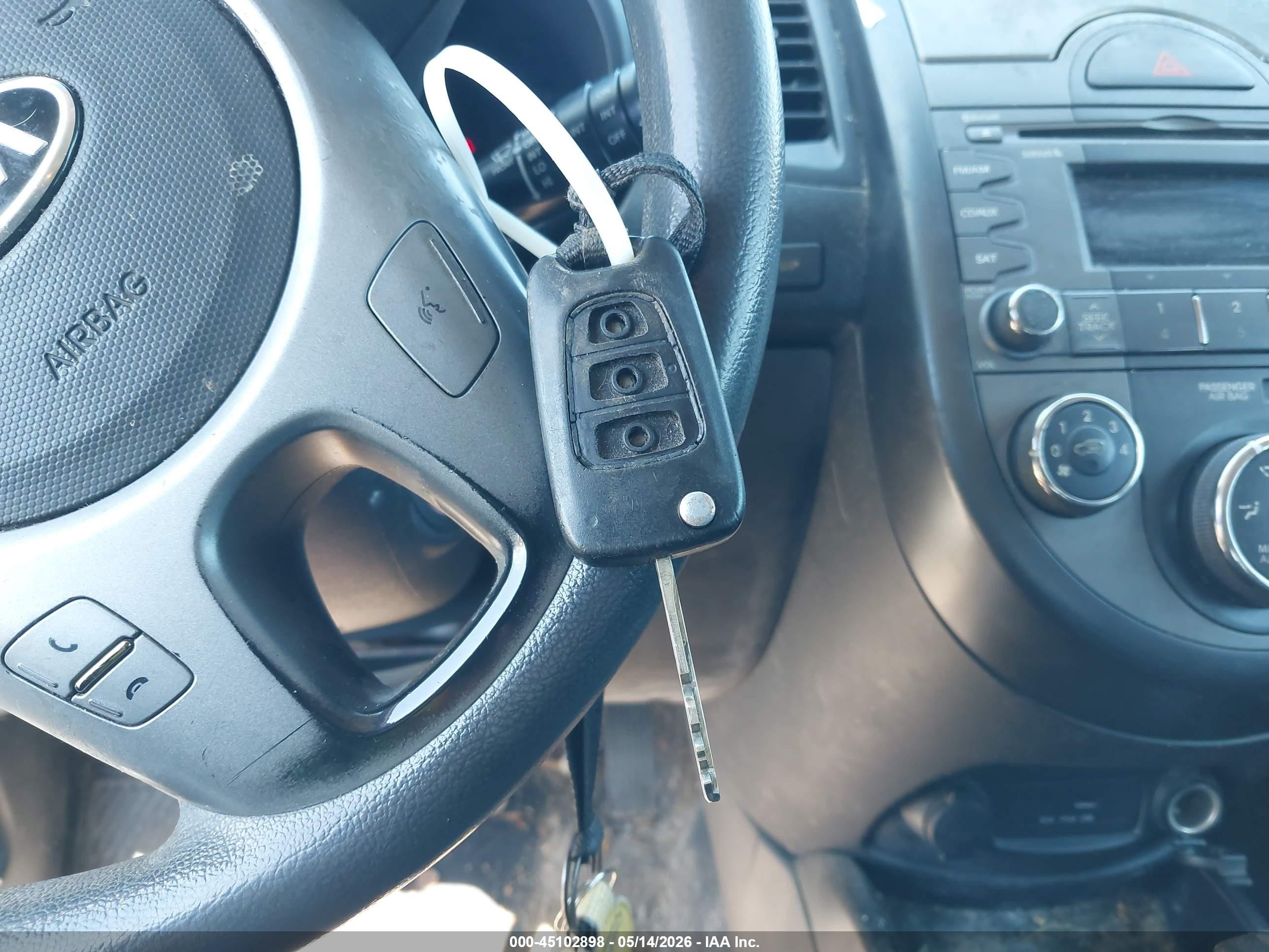 2011 Kia Soul + Gray vin: KNDJT2A21B7310594