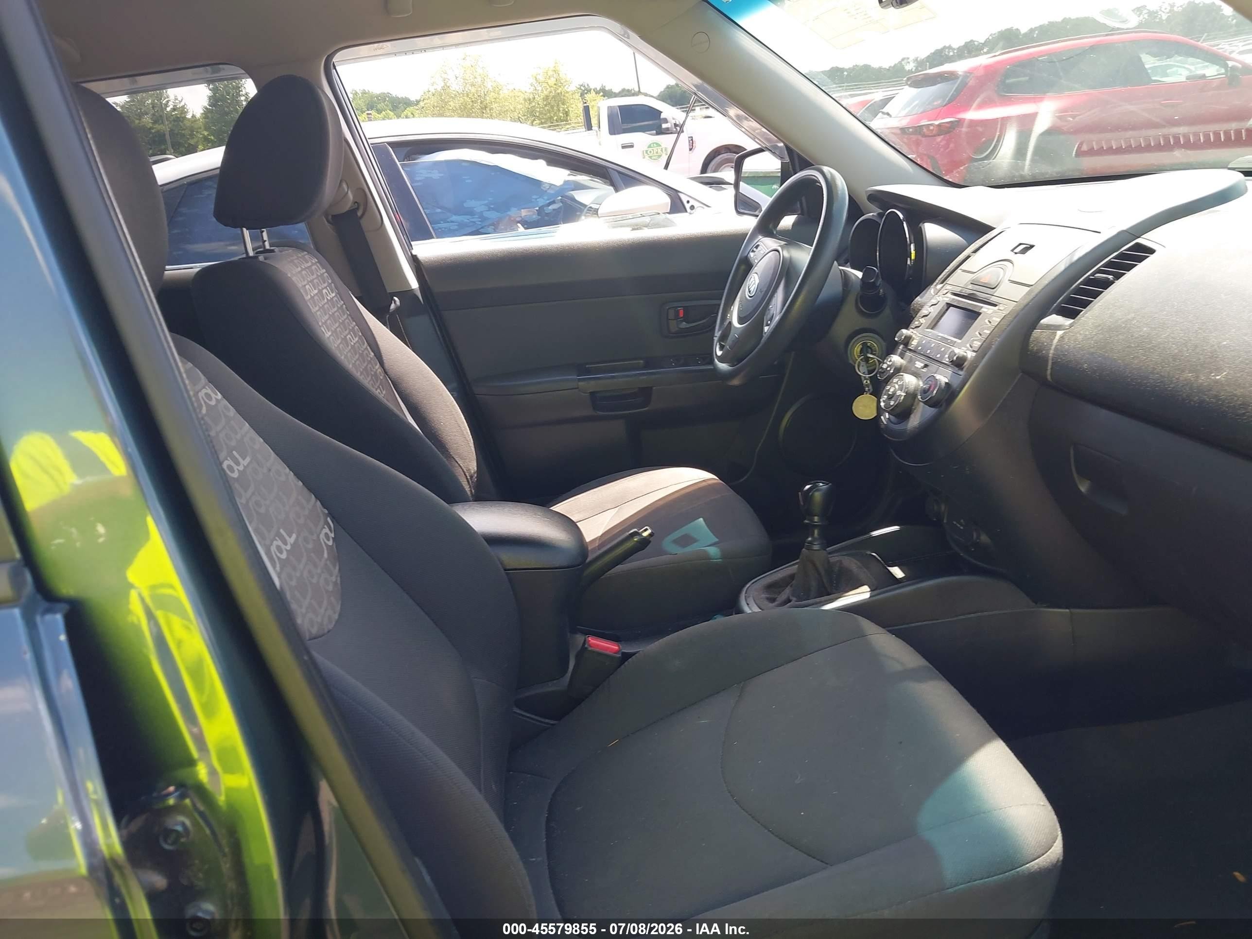 2011 Kia Soul + Gray vin: KNDJT2A21B7312782