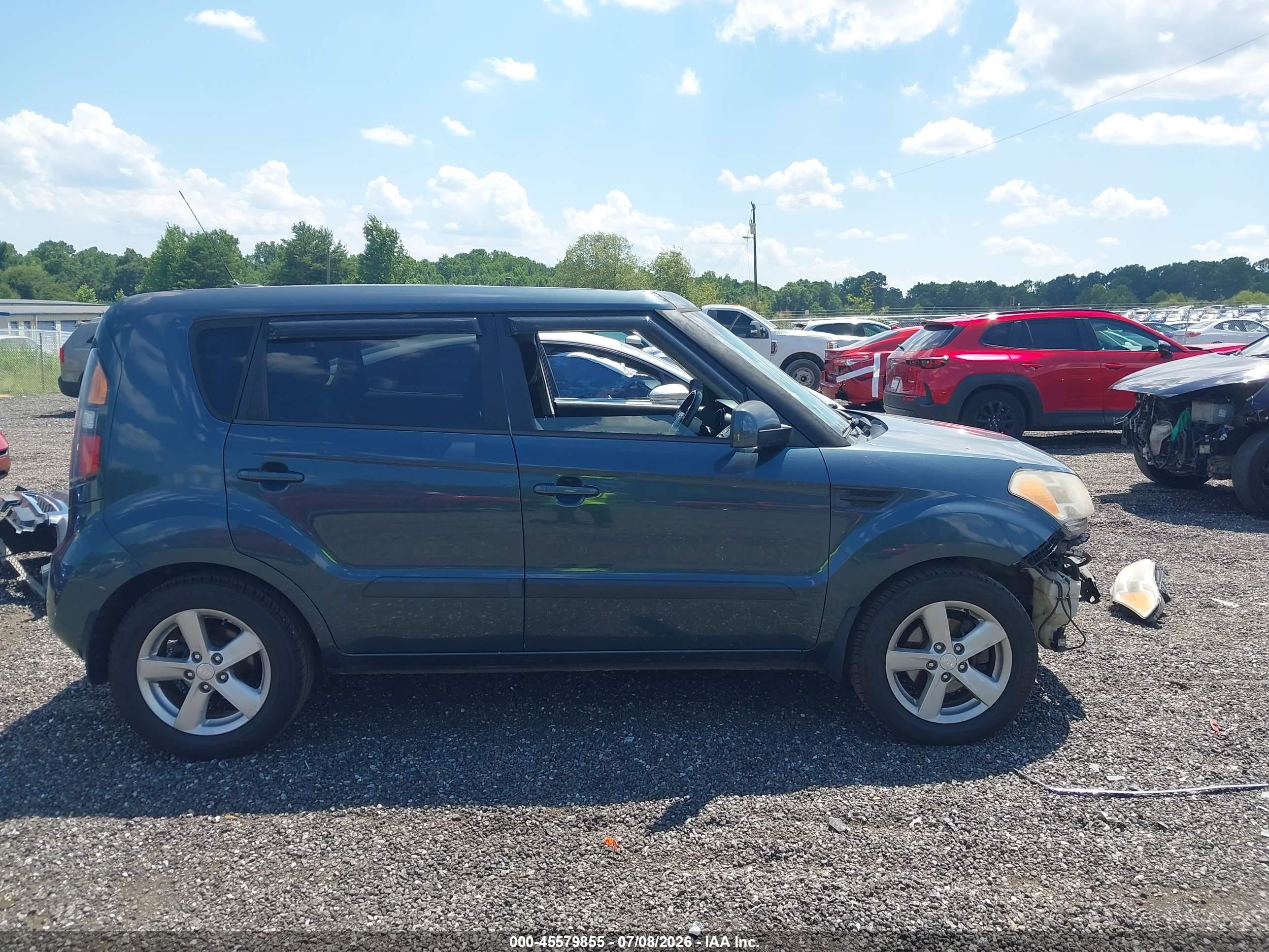 2011 Kia Soul + Gray vin: KNDJT2A21B7312782