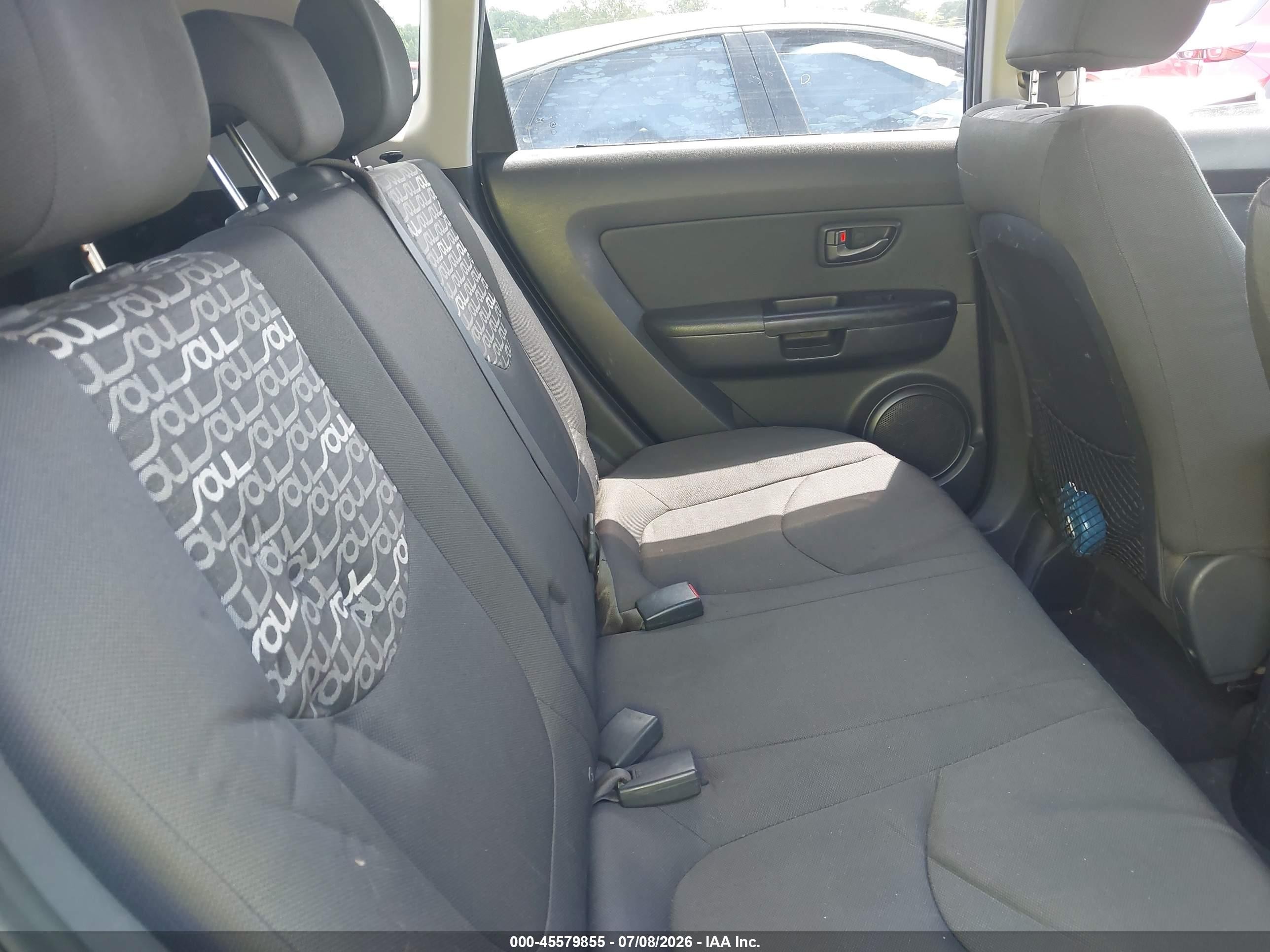 2011 Kia Soul + Gray vin: KNDJT2A21B7312782