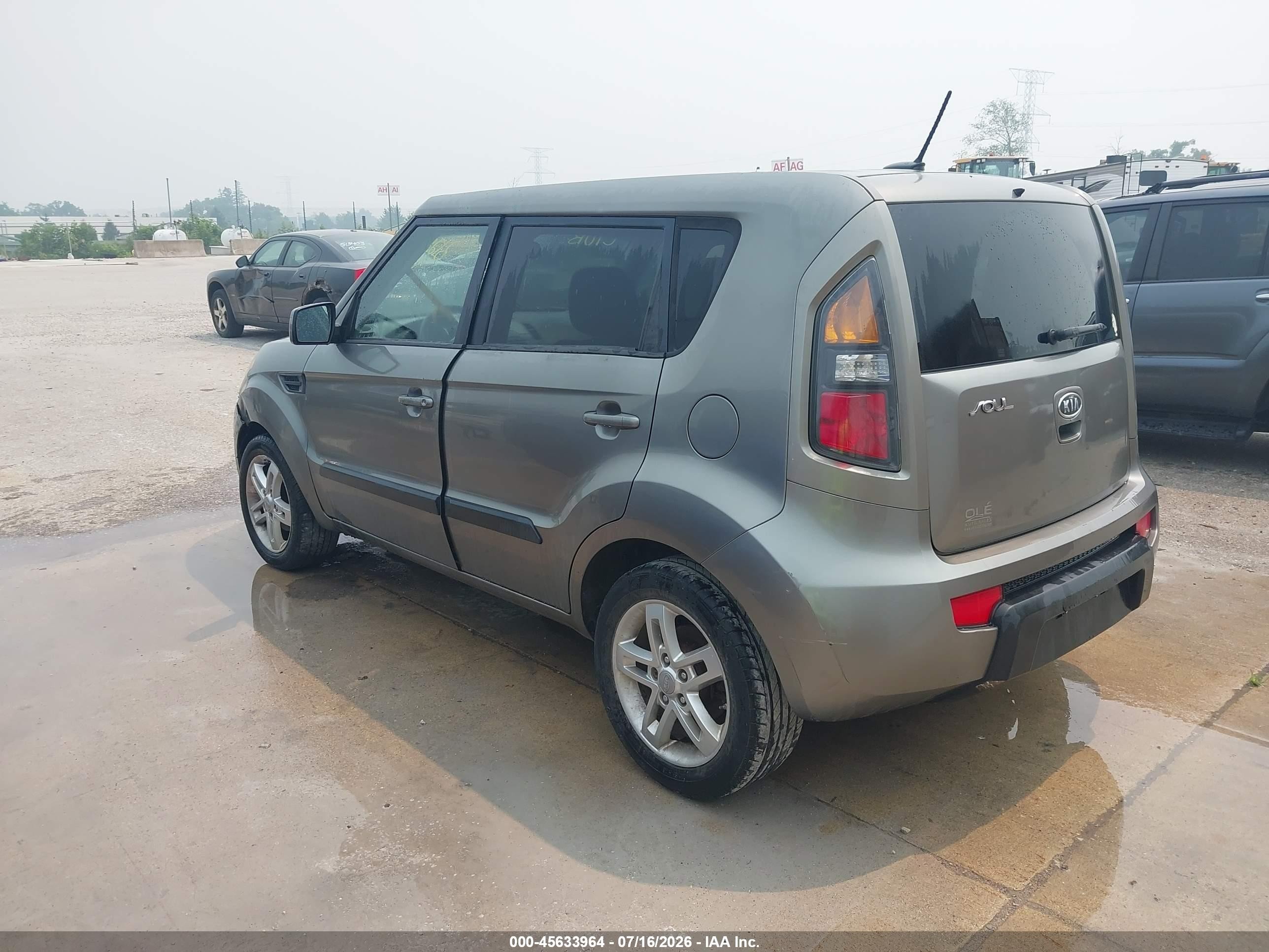 2011 Kia Soul + Gray vin: KNDJT2A21B7312832