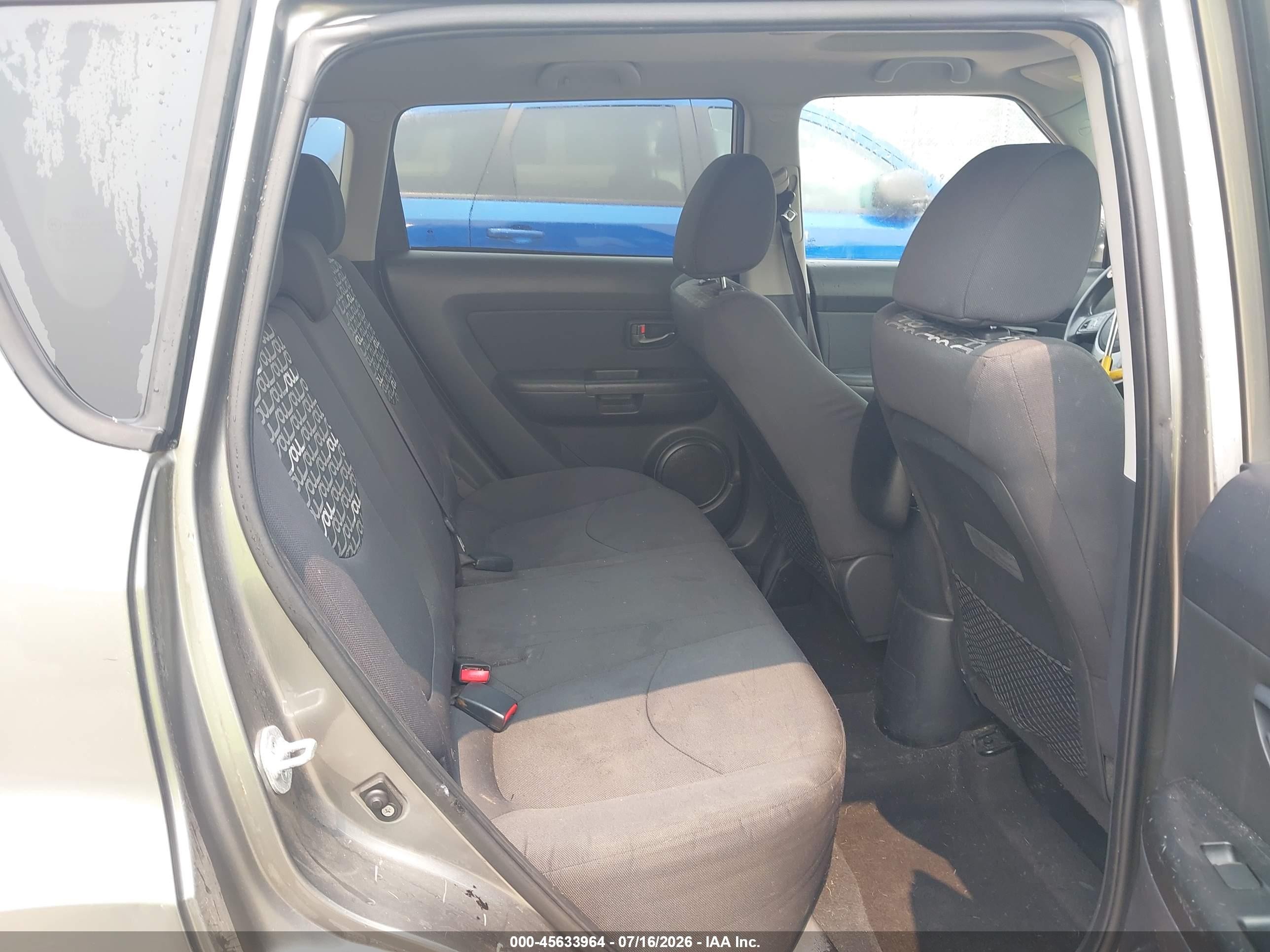 2011 Kia Soul + Gray vin: KNDJT2A21B7312832