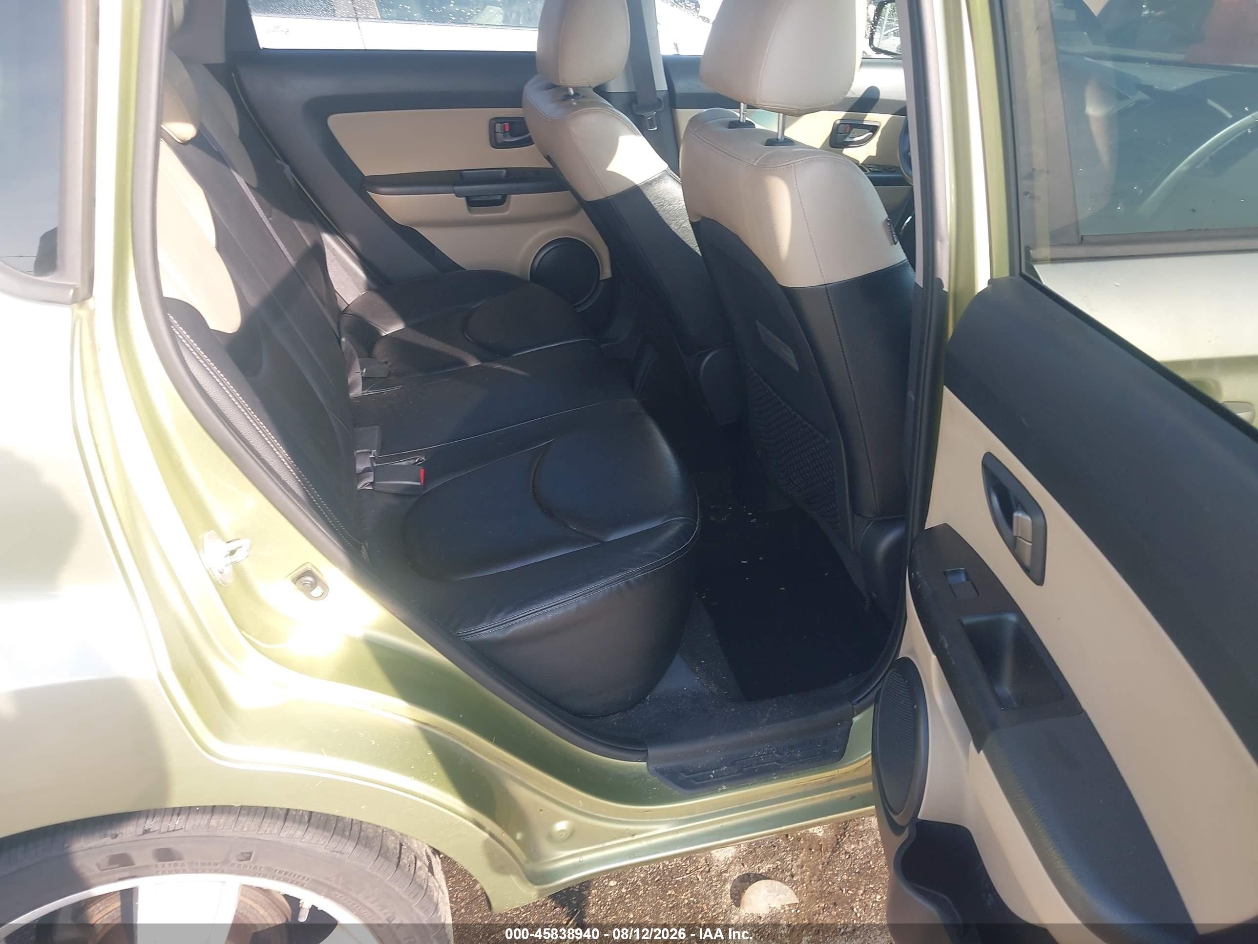 2011 Kia Soul ! Green vin: KNDJT2A21B7319442