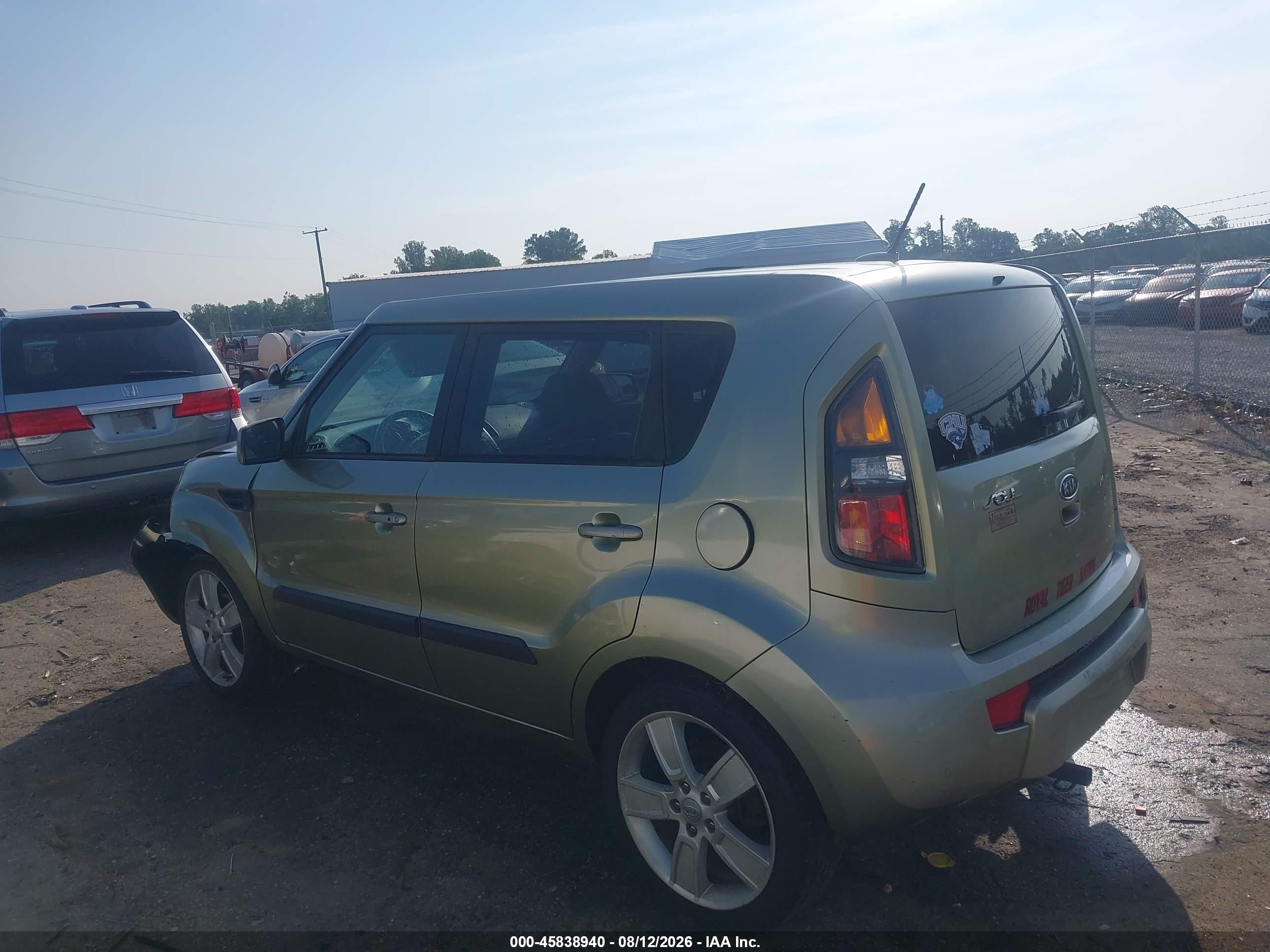 2011 Kia Soul ! Green vin: KNDJT2A21B7319442