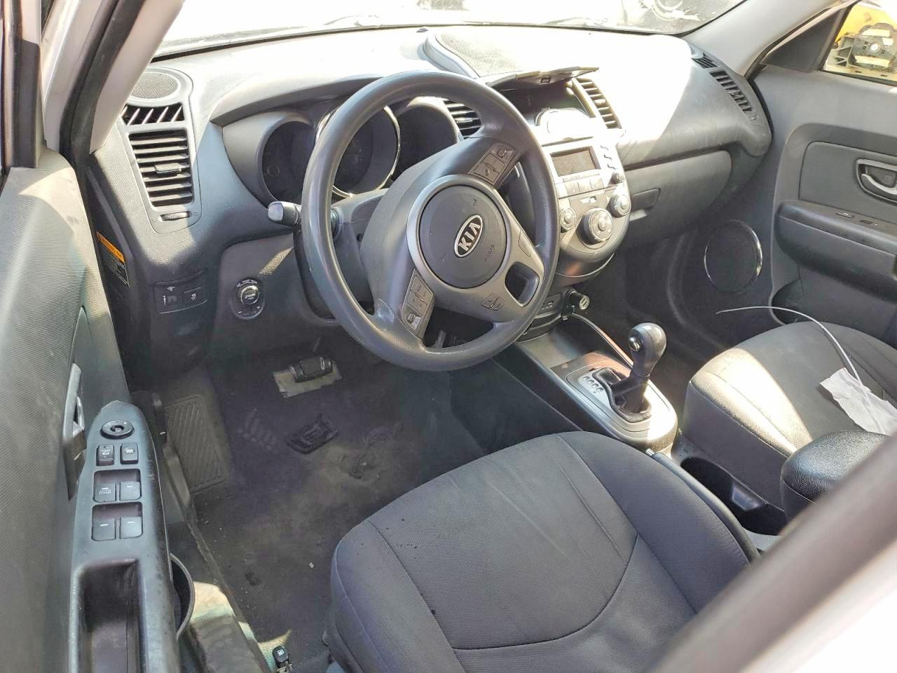 2011 Kia Soul + Белый vin: KNDJT2A21B7343174