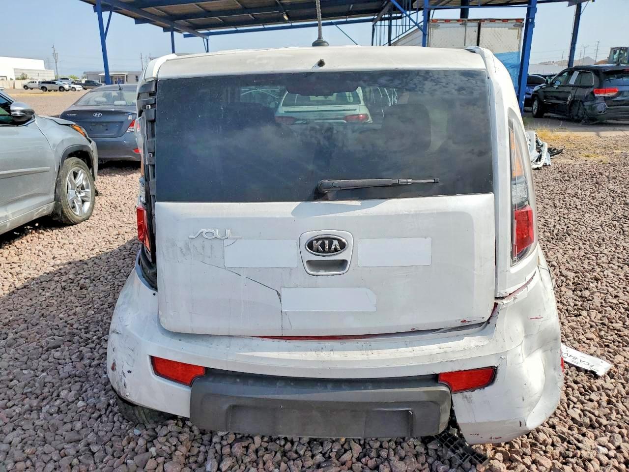 2011 Kia Soul + Белый vin: KNDJT2A21B7343174