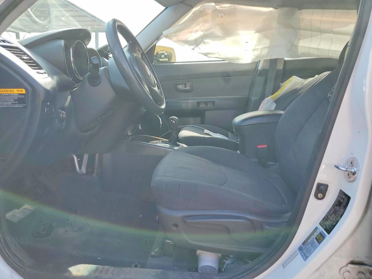 2011 Kia Soul + Белый vin: KNDJT2A21B7343174