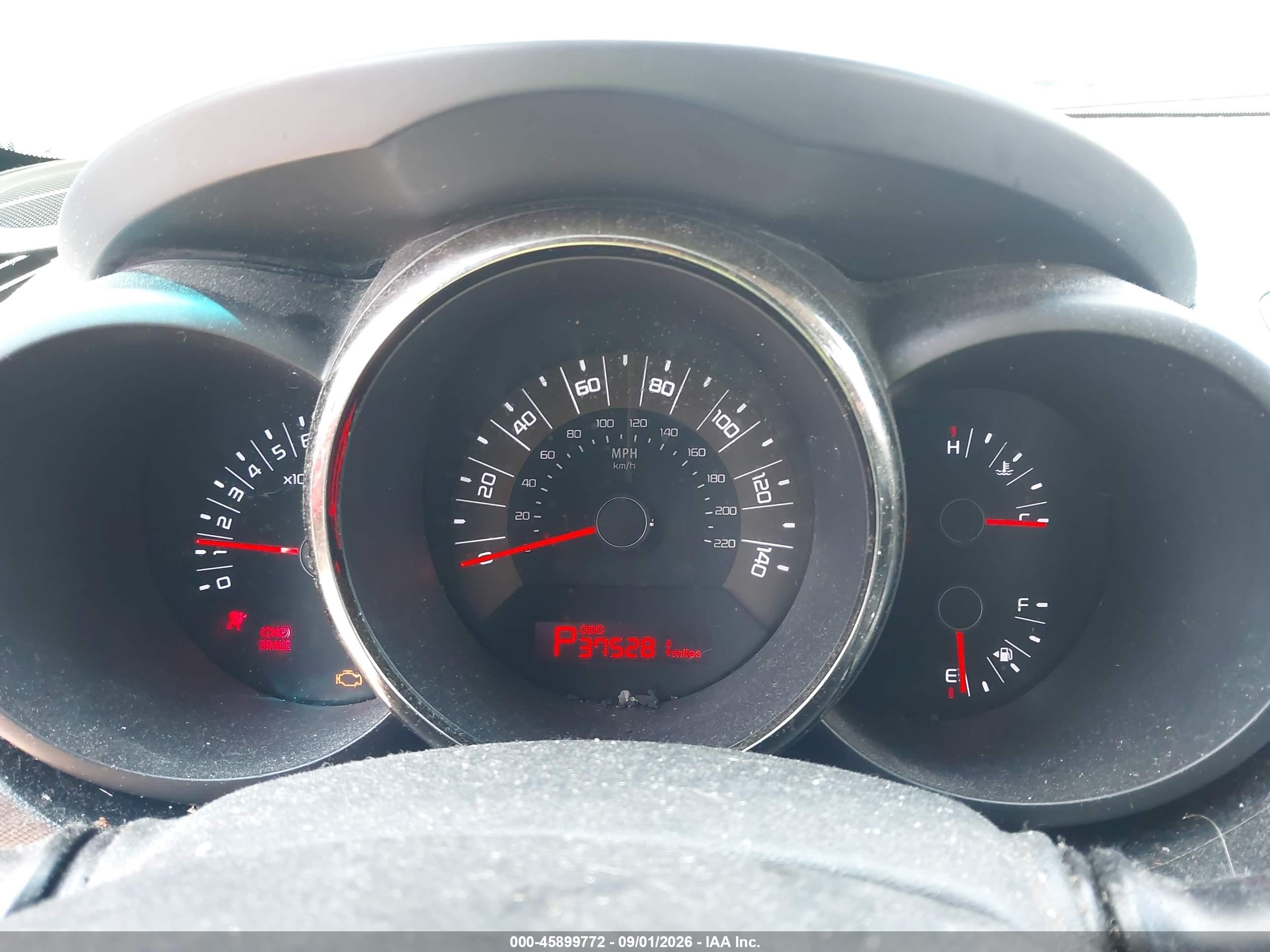 2011 Kia Soul + White vin: KNDJT2A21B7705178