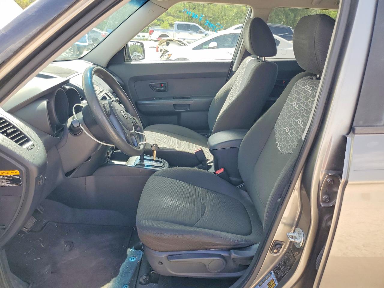 2010 Kia Soul + Бежевый vin: KNDJT2A22A7070177