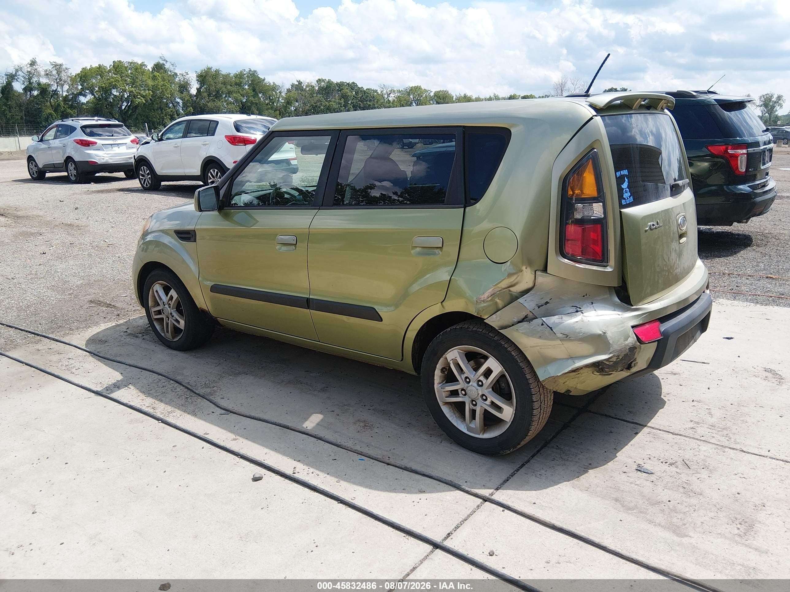 2010 Kia Soul + Green vin: KNDJT2A22A7104635