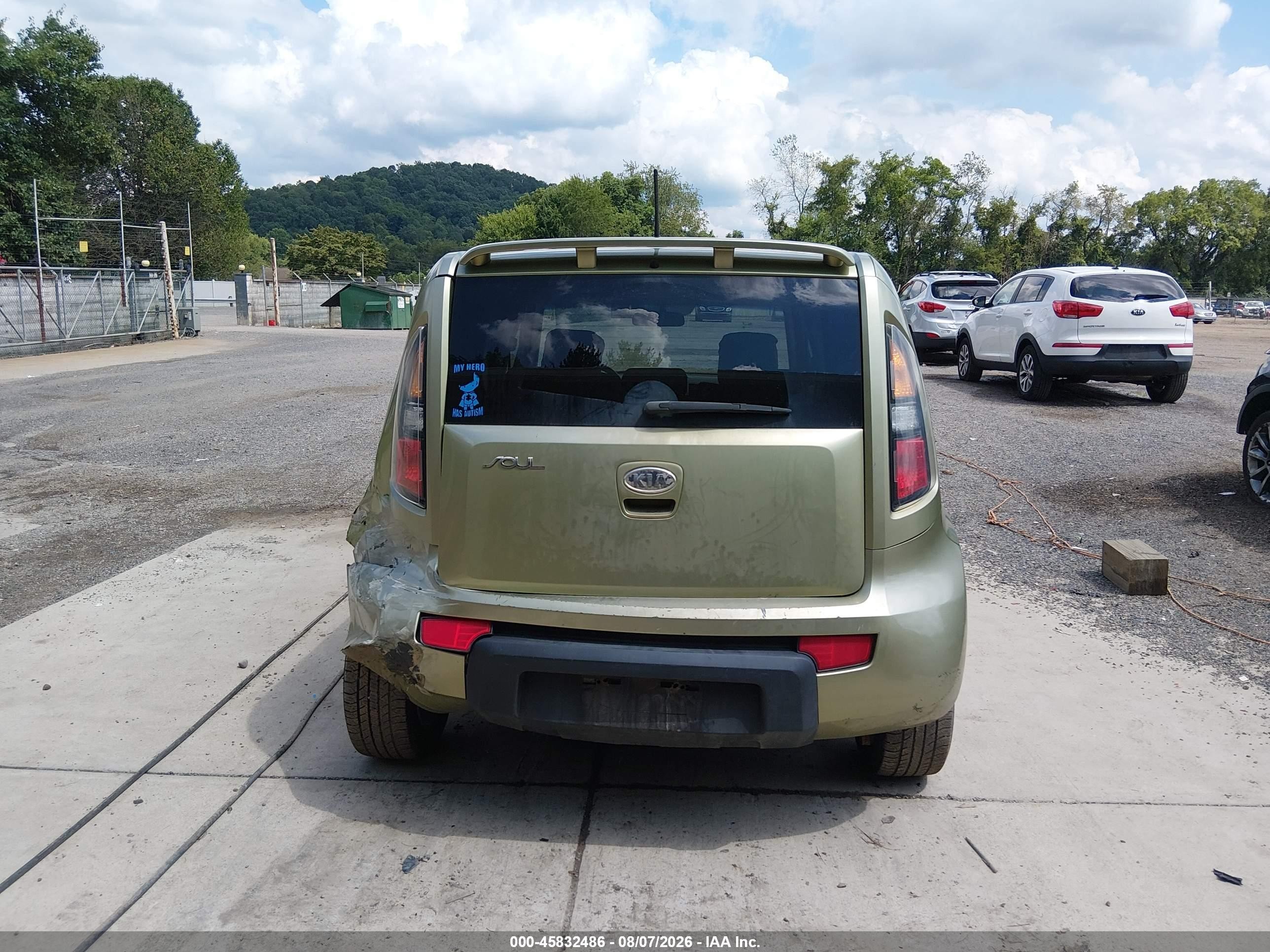 2010 Kia Soul + Green vin: KNDJT2A22A7104635