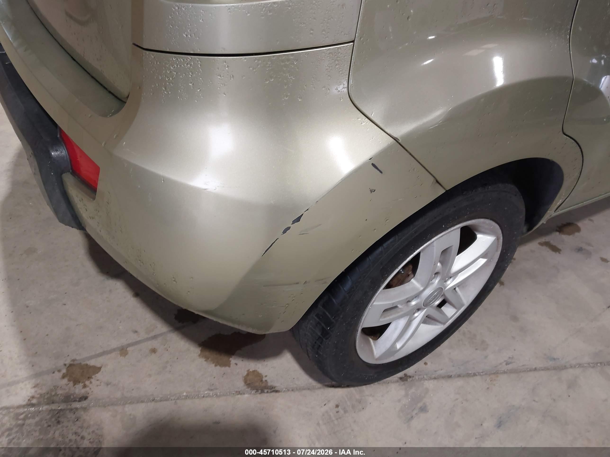 2010 Kia Soul + Green vin: KNDJT2A22A7138994