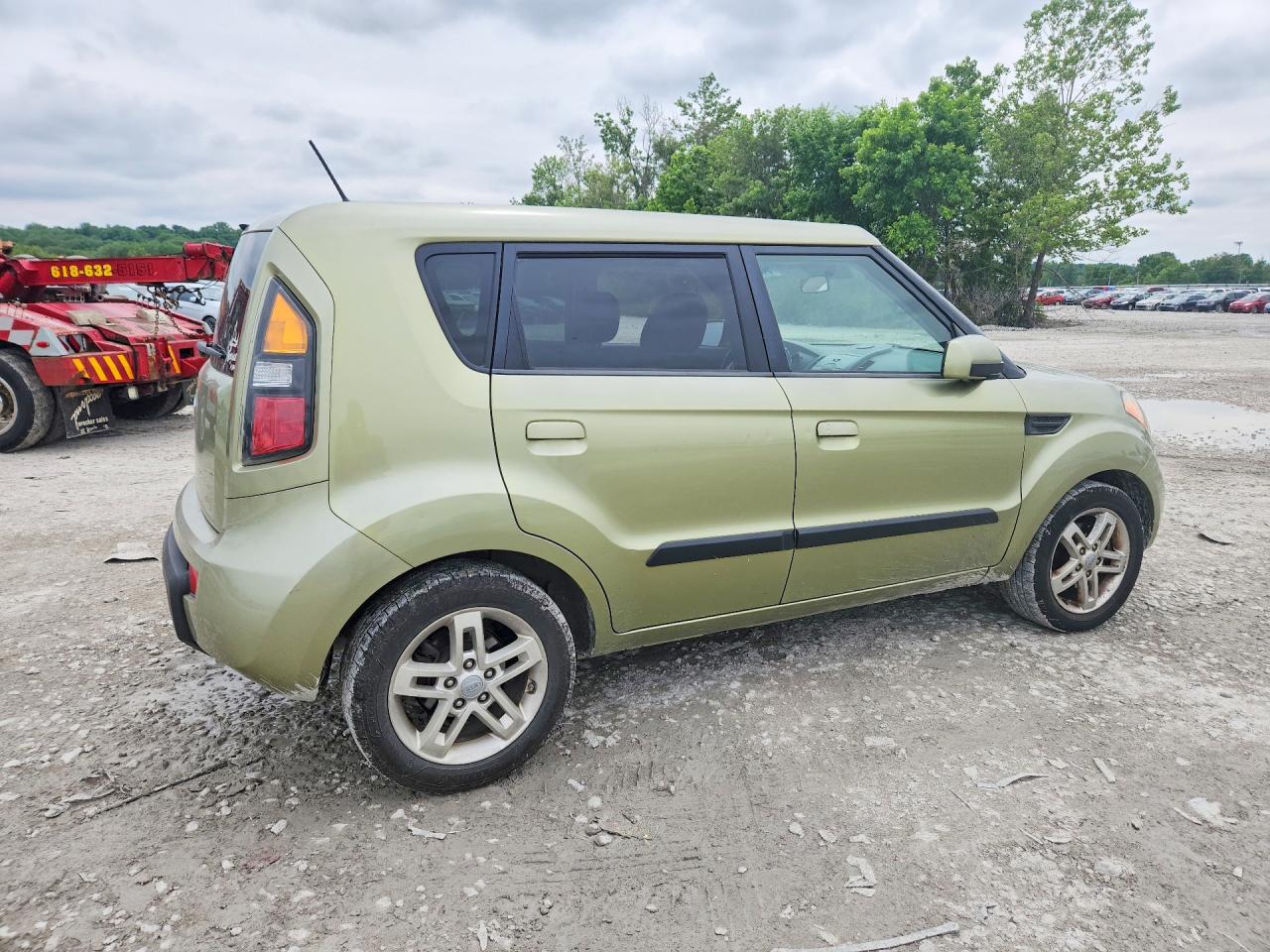 2010 Kia Soul + Green vin: KNDJT2A22A7144892