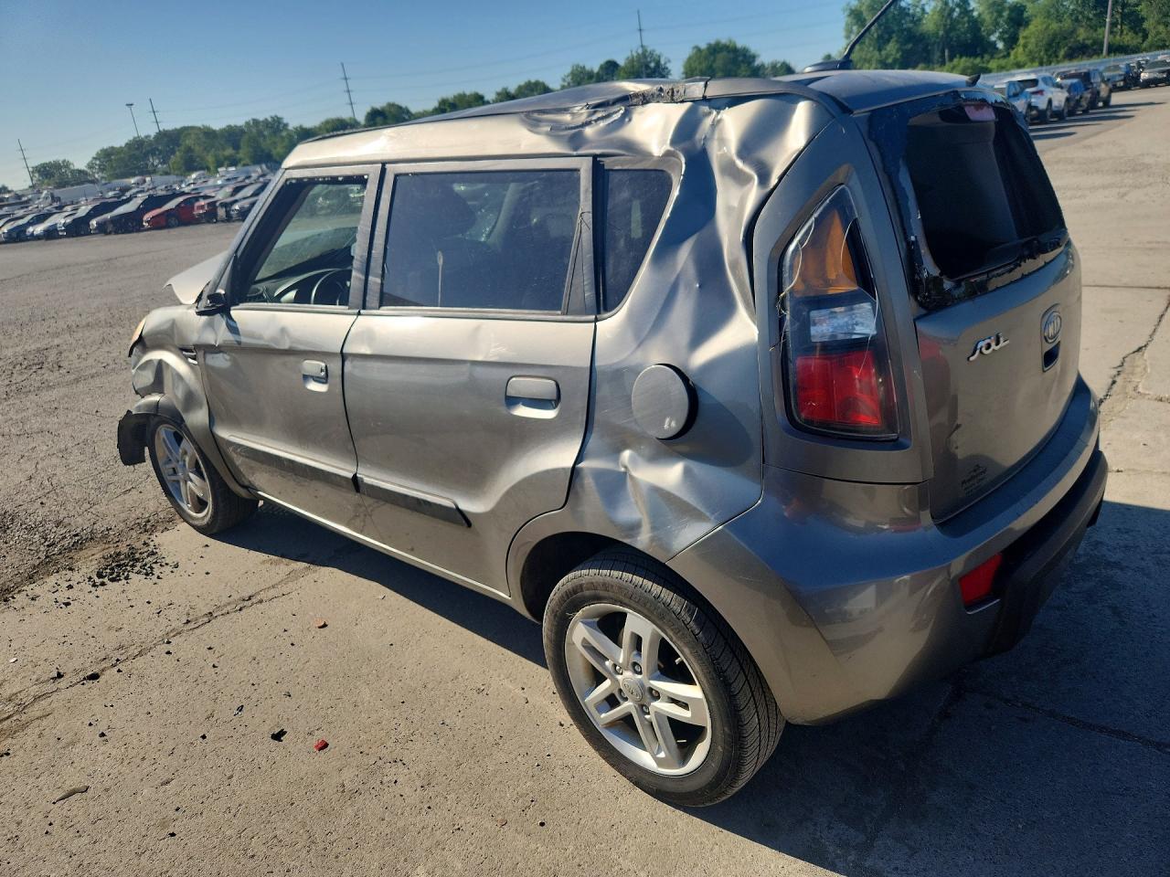 2010 Kia Soul + Silver vin: KNDJT2A22A7171915