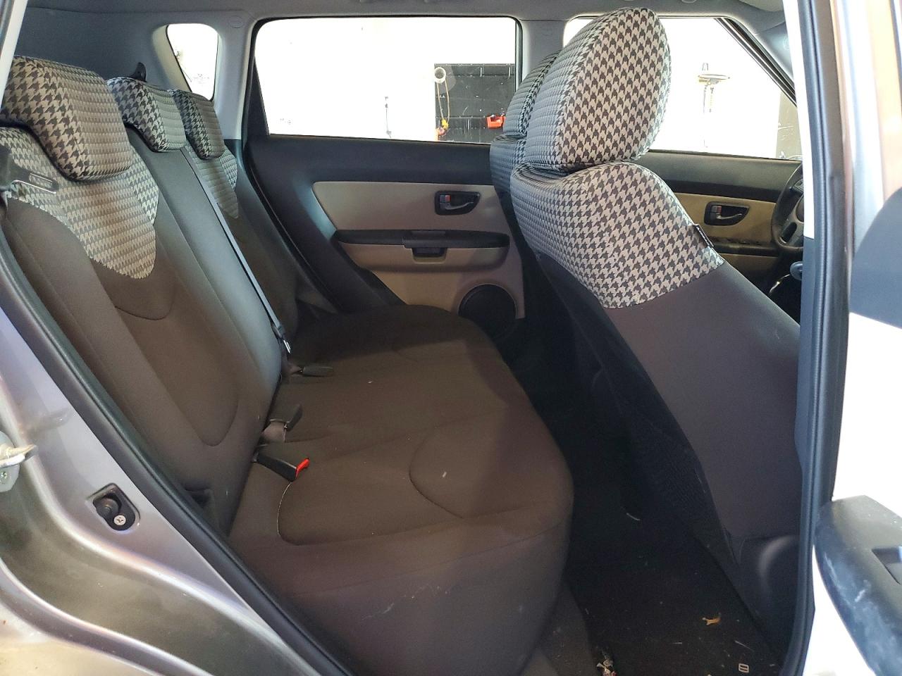 2010 Kia Soul + Gray vin: KNDJT2A22A7178735