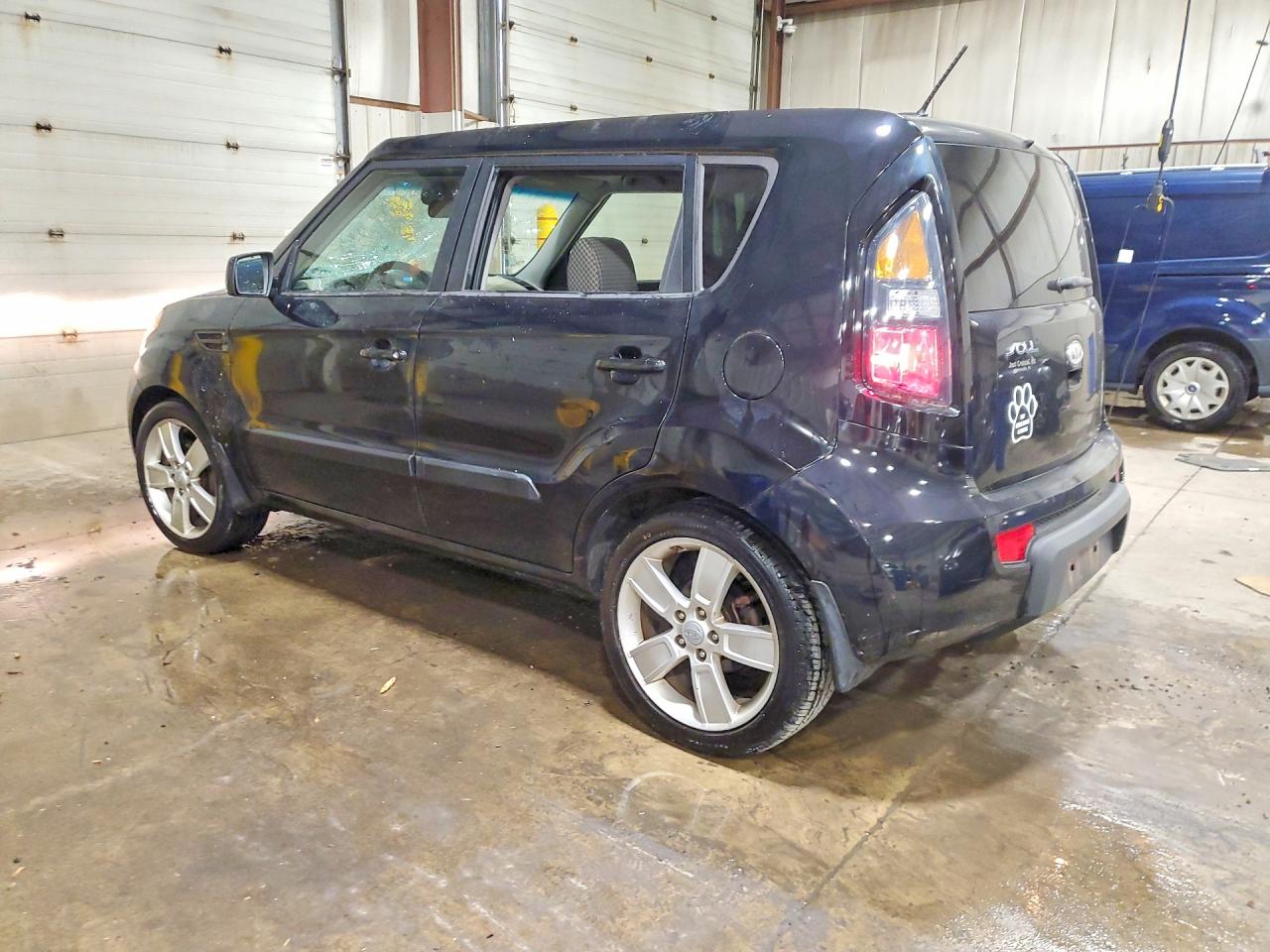 2011 Kia Soul ! Black vin: KNDJT2A22B7196444