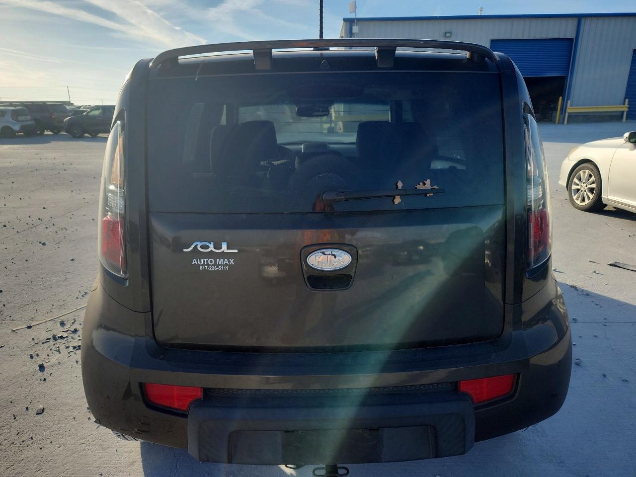 2011 Kia Soul + Brown vin: KNDJT2A22B7207443