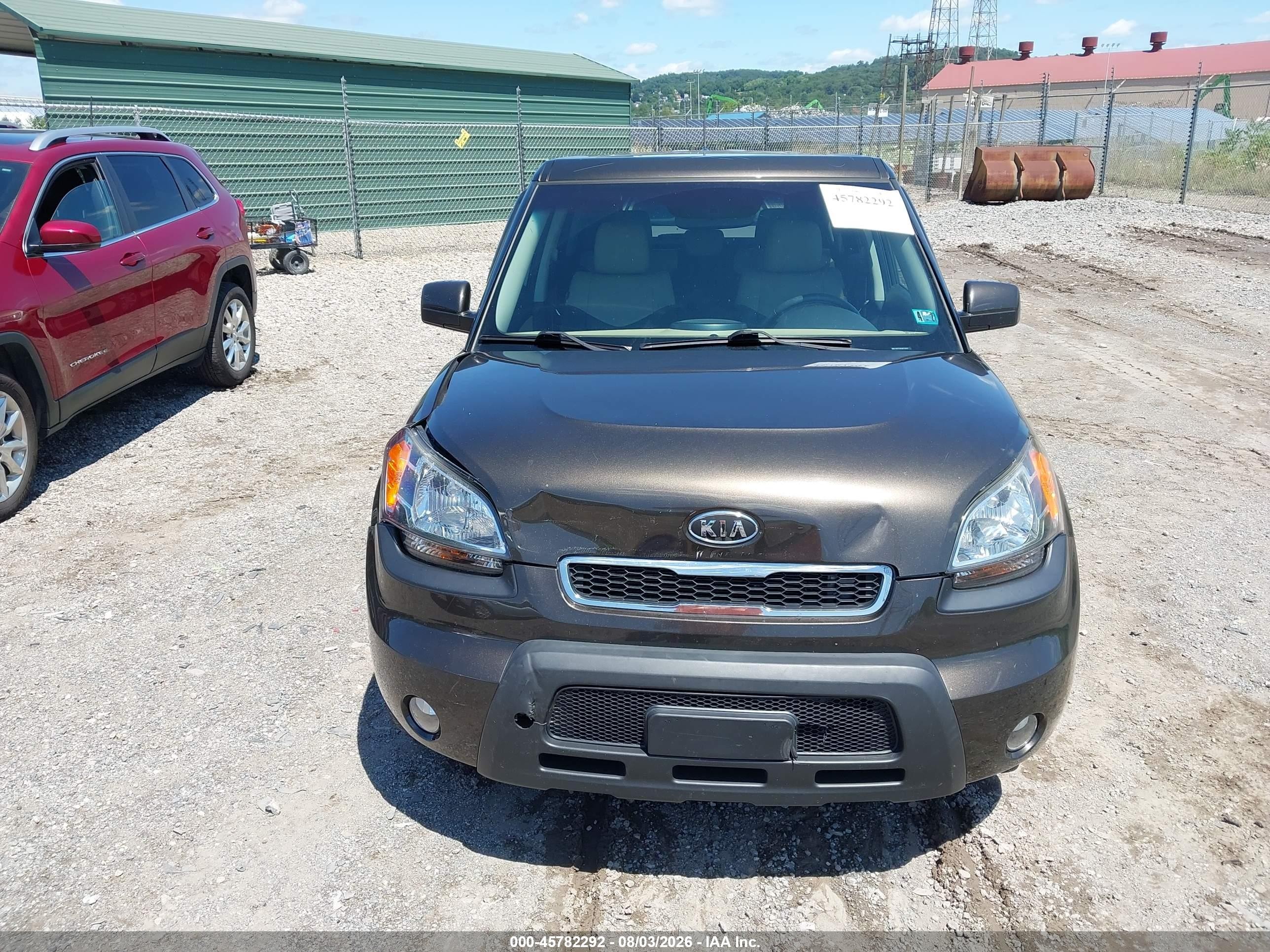 2011 Kia Soul ! Dark Brown vin: KNDJT2A22B7216451