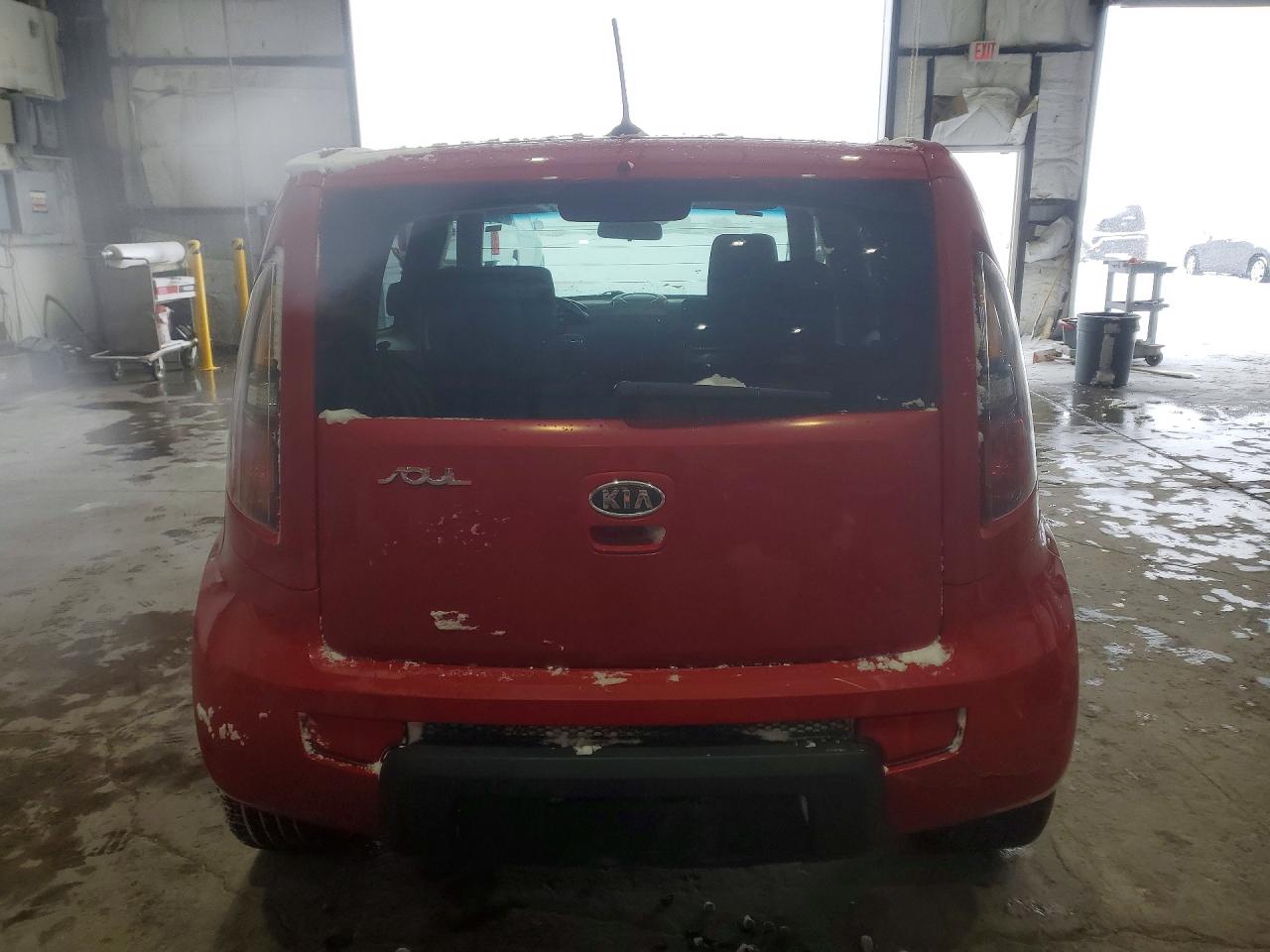 2011 Kia Soul + Red vin: KNDJT2A22B7218409