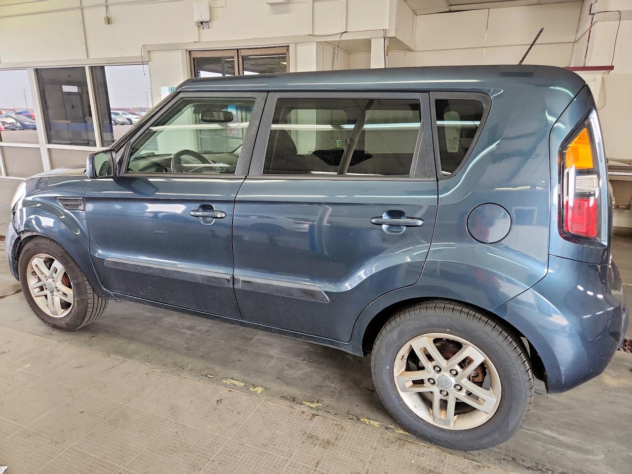2011 Kia Soul + Синий vin: KNDJT2A22B7219124