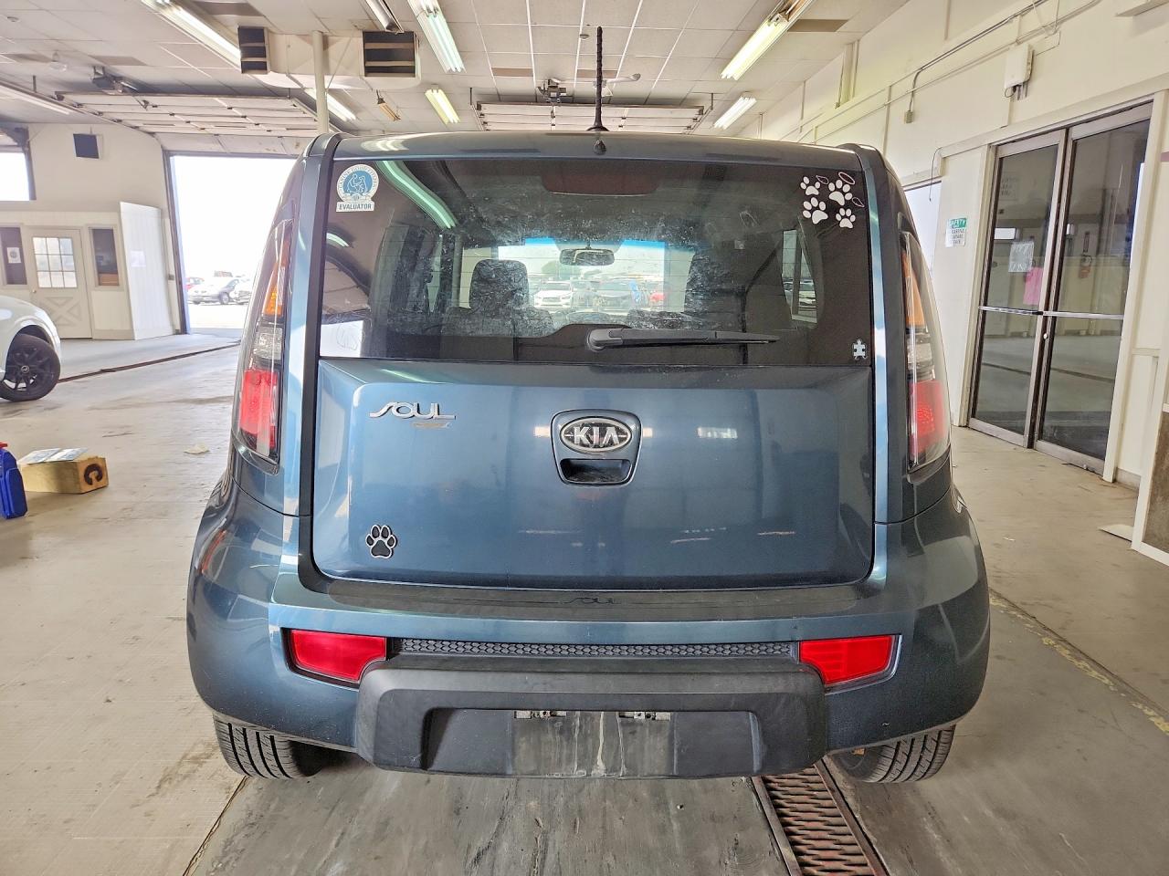 2011 Kia Soul + Синий vin: KNDJT2A22B7219124