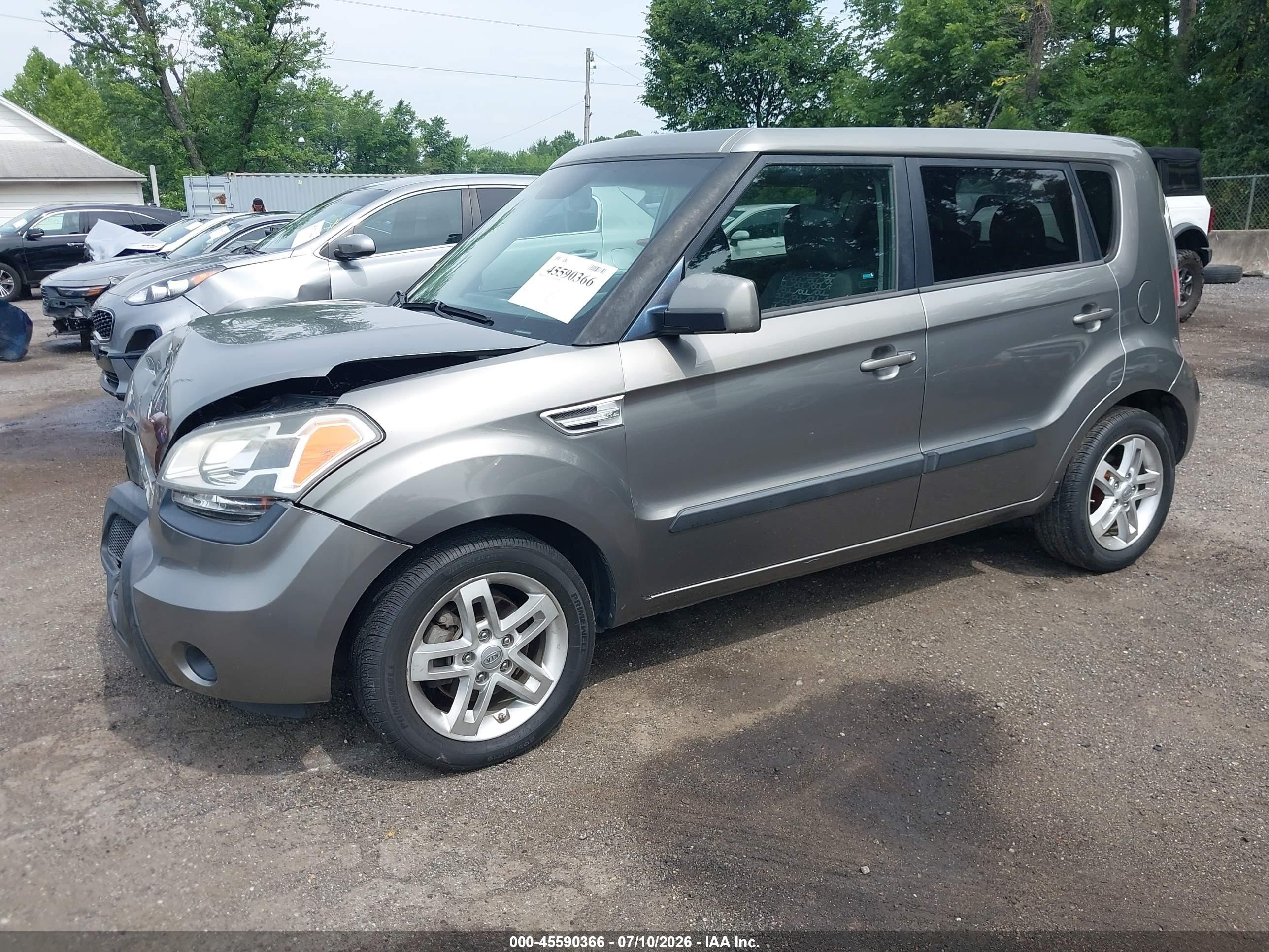 2011 Kia Soul + Серый vin: KNDJT2A22B7233170