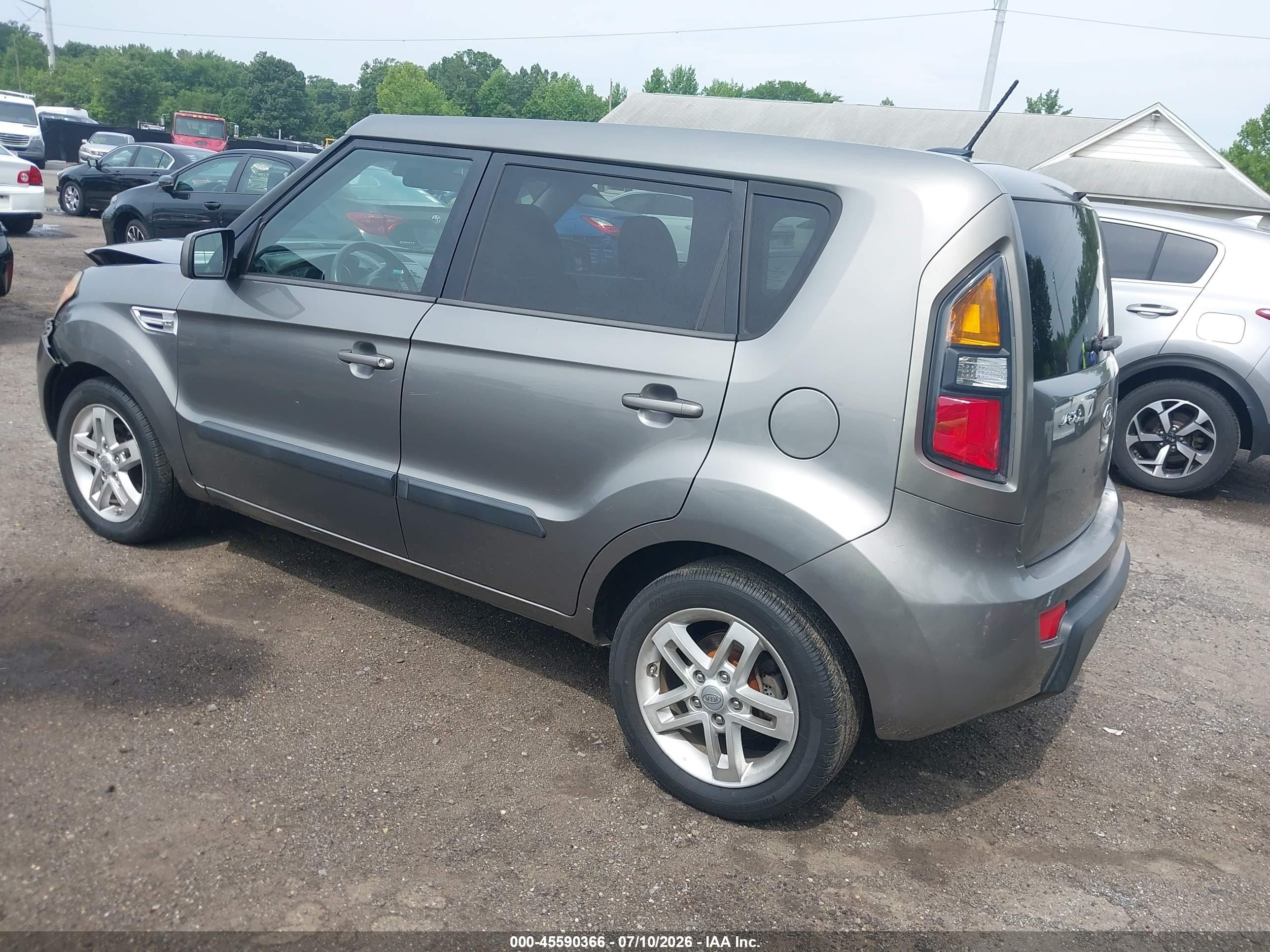 2011 Kia Soul + Серый vin: KNDJT2A22B7233170