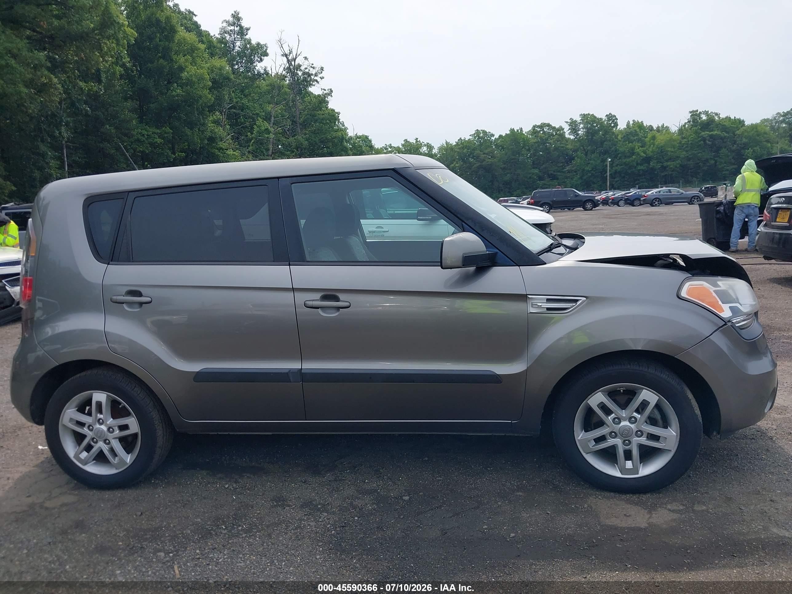 2011 Kia Soul + Серый vin: KNDJT2A22B7233170