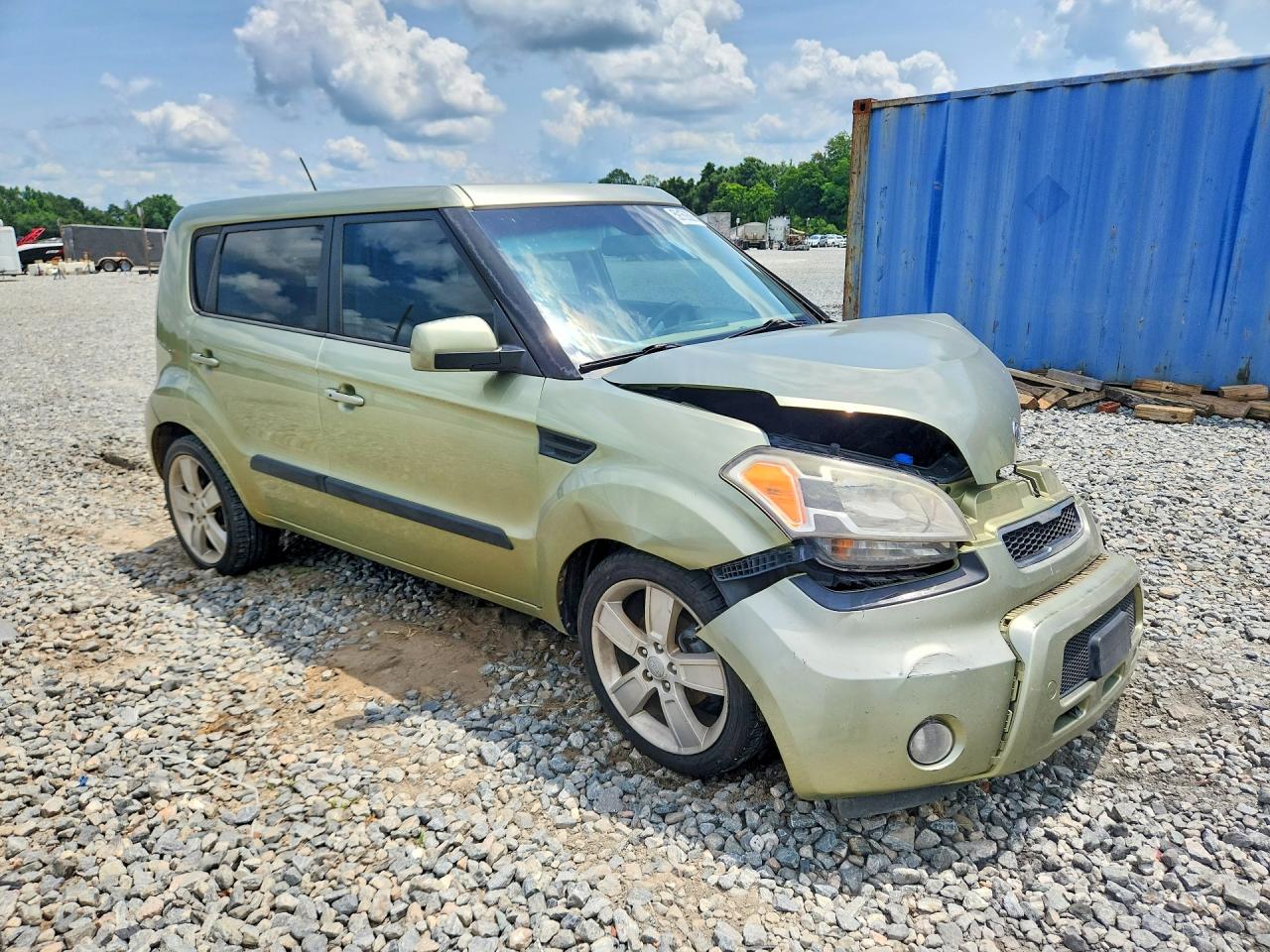 2011 Kia Soul ! Green vin: KNDJT2A22B7256965